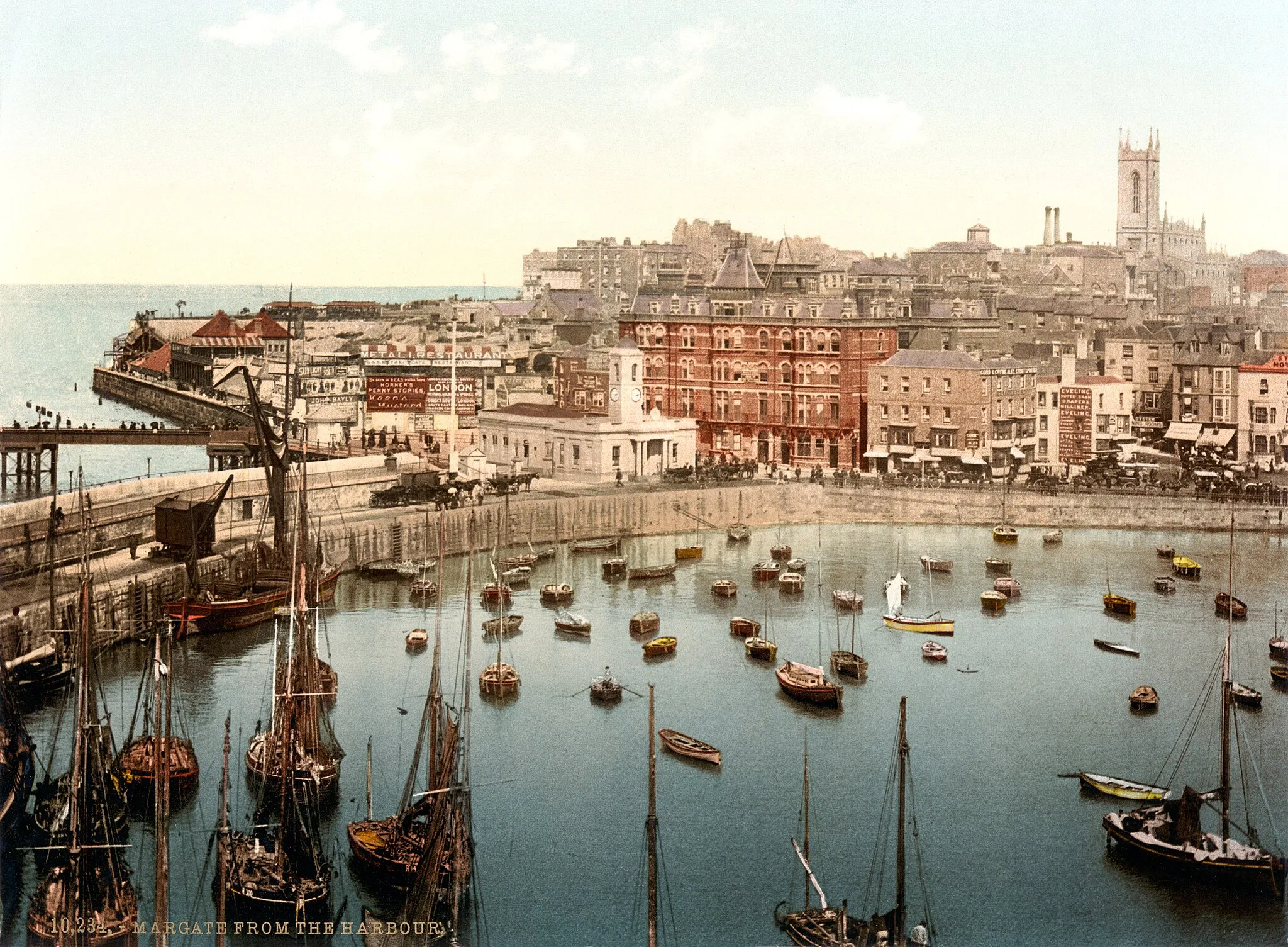 Photo showing: 10234 Margate, Kent, England, from the harbour.