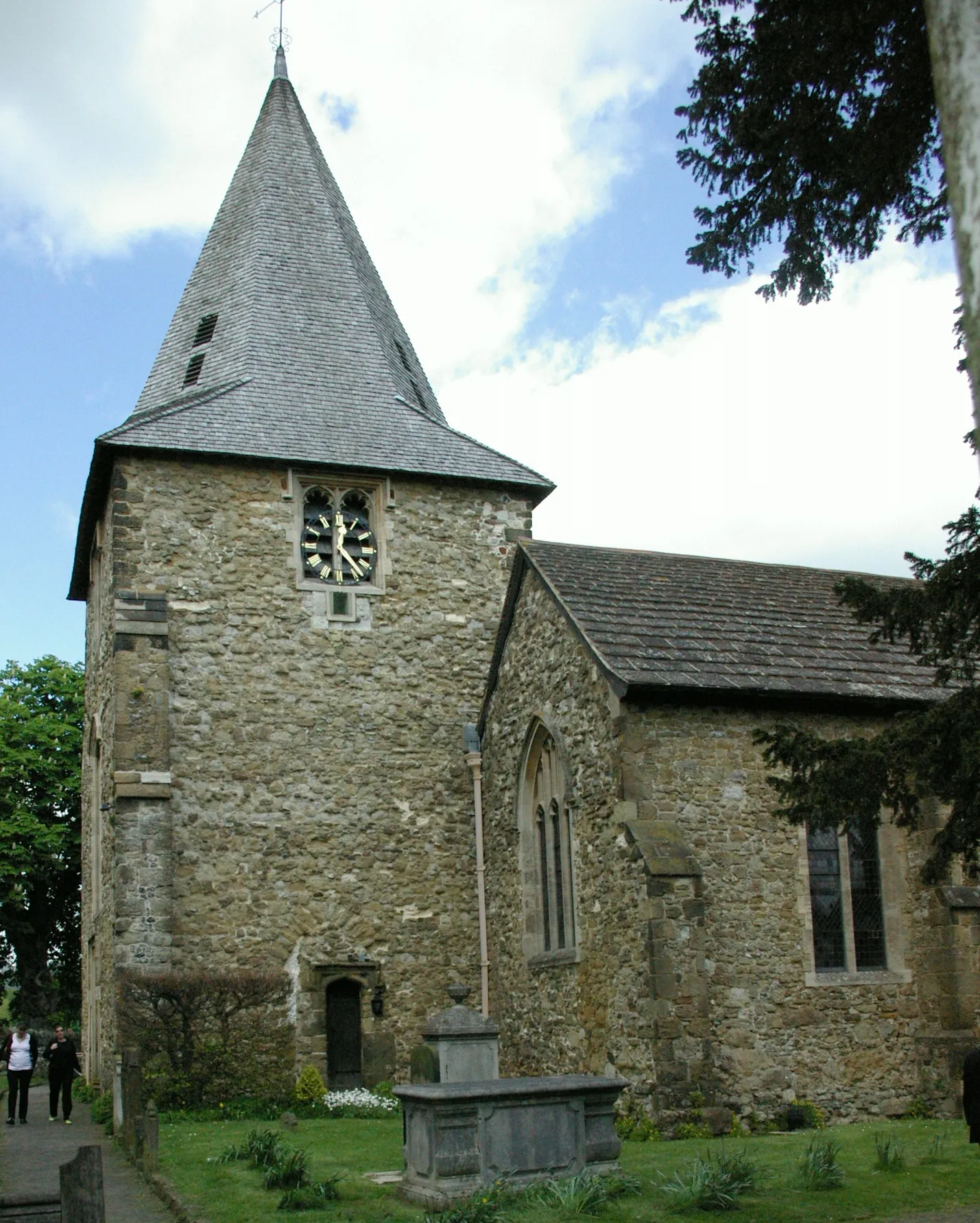 Photo showing: Westerham, Kent: the church.

Digital photo by me, Ross Burgess, 6 May 2005.