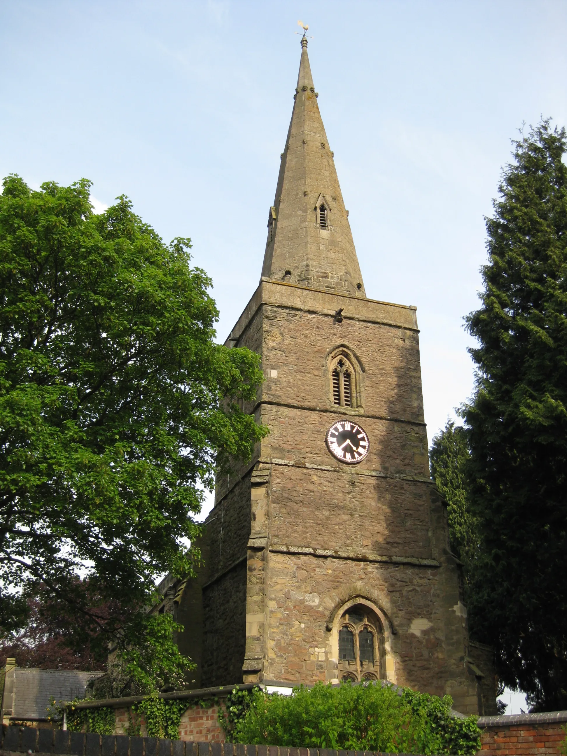 Photo showing: West tower and spire of All Saints' parish church, Church Street, Blaby, Leicestershire