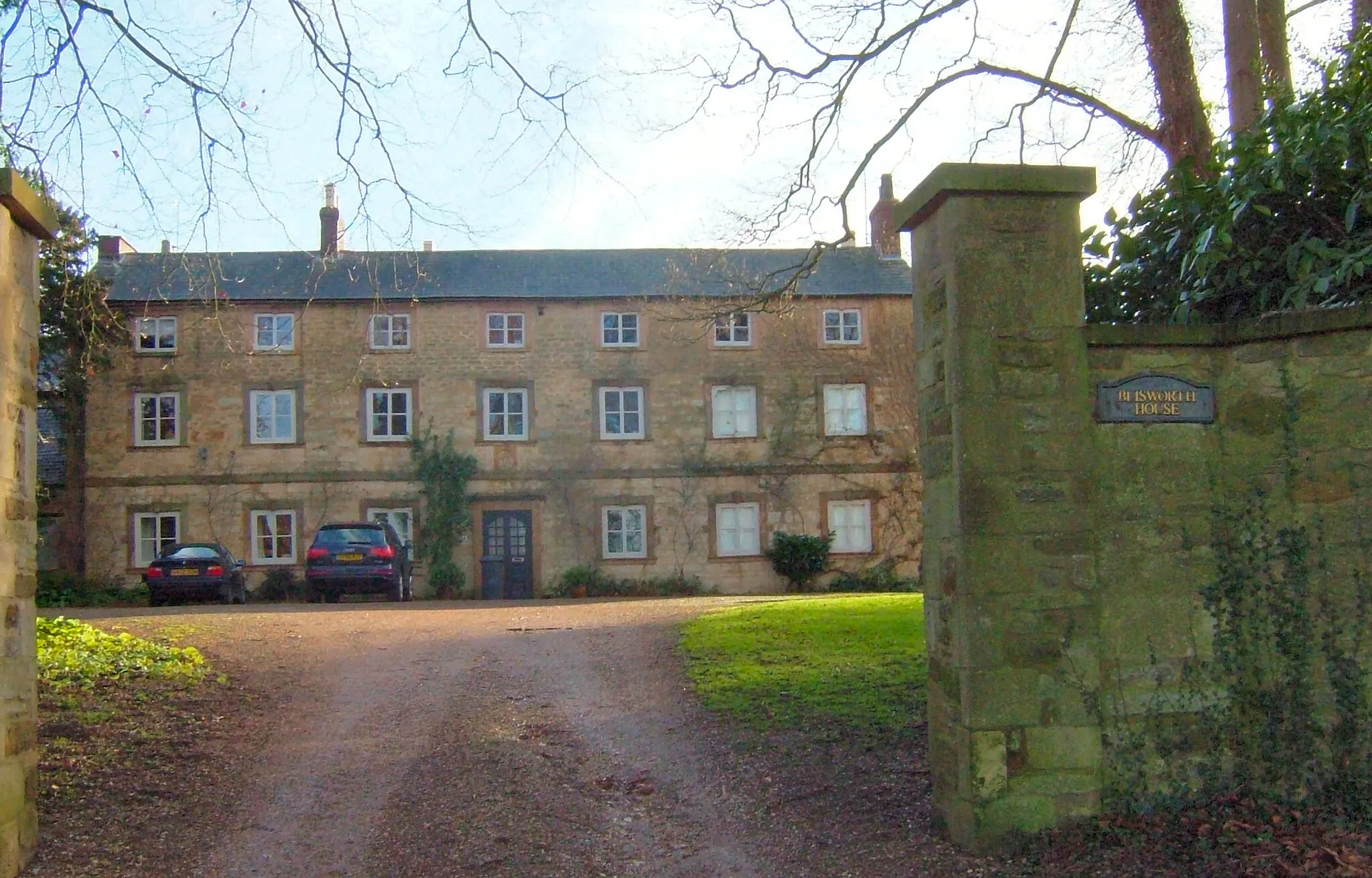 Photo showing: Blisworth House Main Entrance