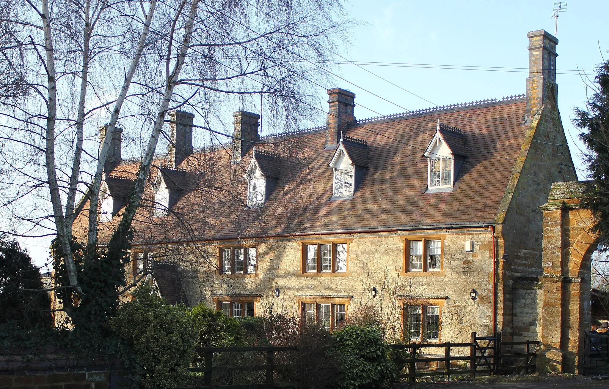 Photo showing: Manor House, Bugbrooke, Northamptonshire, England