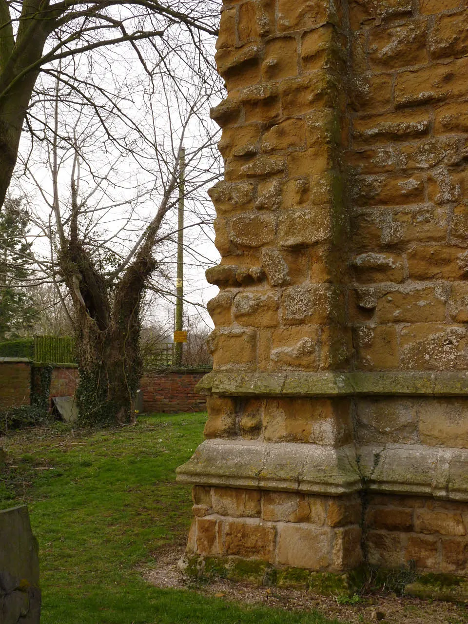 Photo showing: A corner of Grimston Church