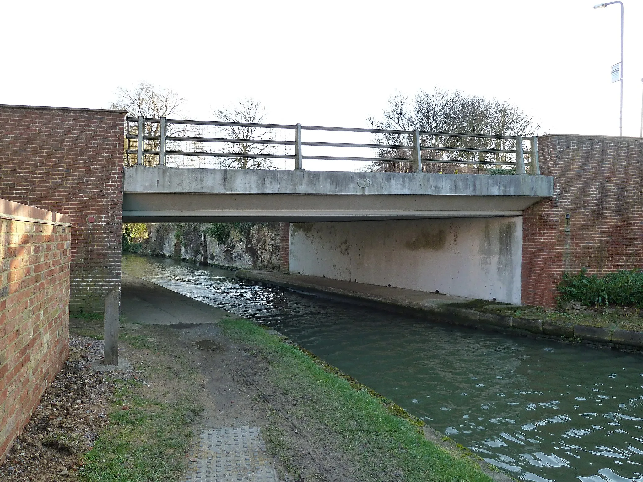 Photo showing: Bridge 13, Grand Junction Canal