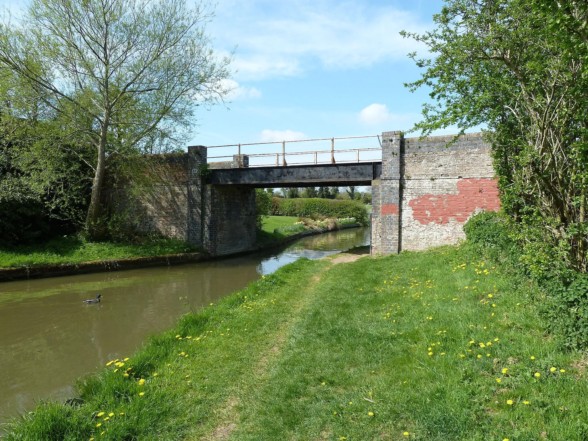 Photo showing: Bridge 28, Grand Junction Canal