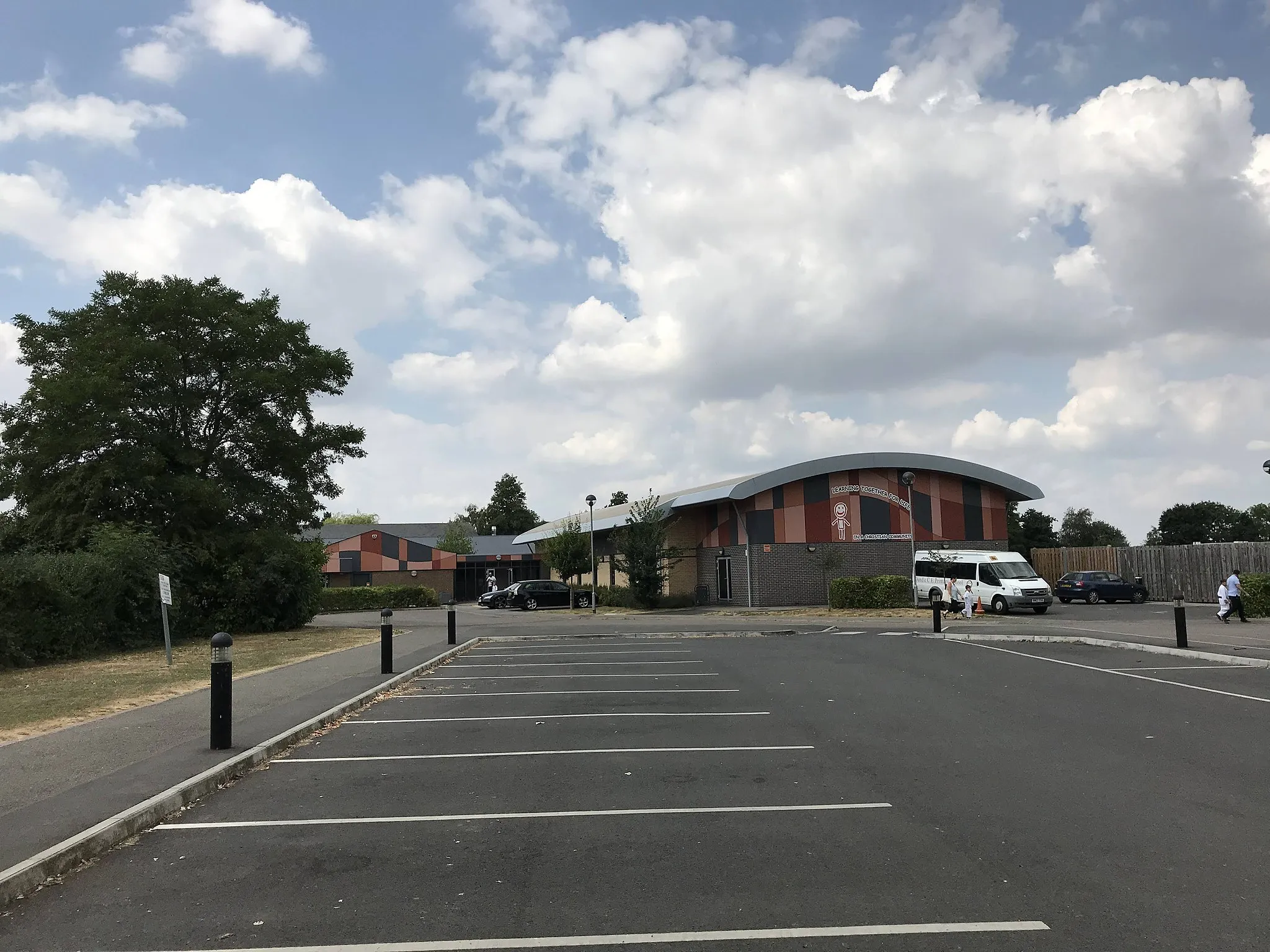 Photo showing: View of the entry to Oundle Church of England Primary School.