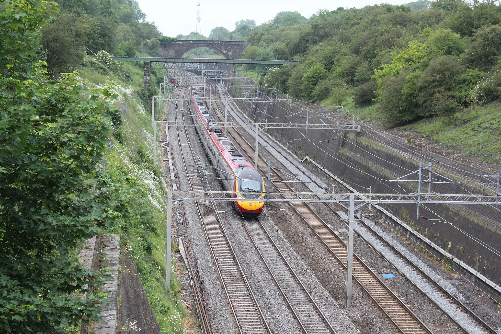 Photo showing: Roade railway cutting, Roade, Northampton, UK
