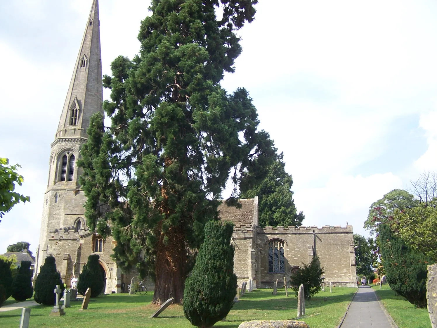 Photo showing: St Laurence's parish church, Stanwick, Northamptonshire, seen from the south