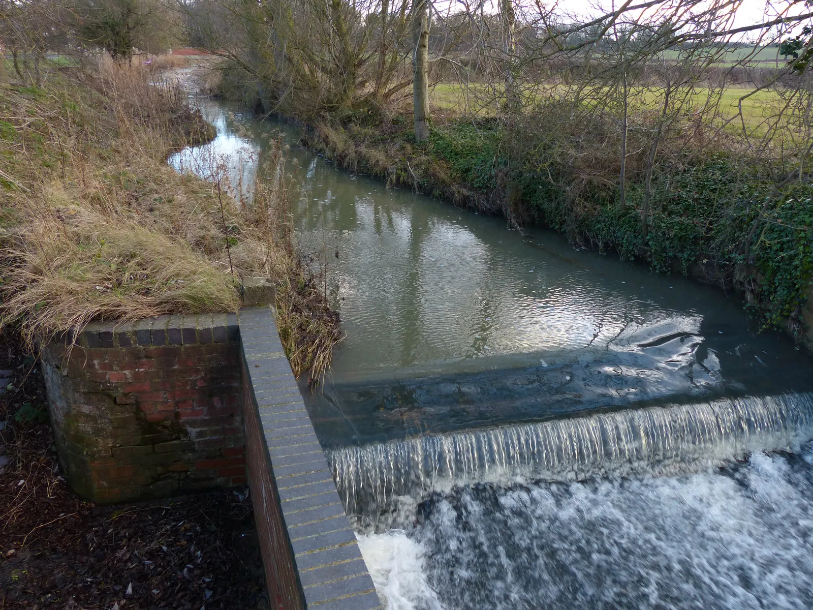 Photo showing: Small weir along Barkby Brook