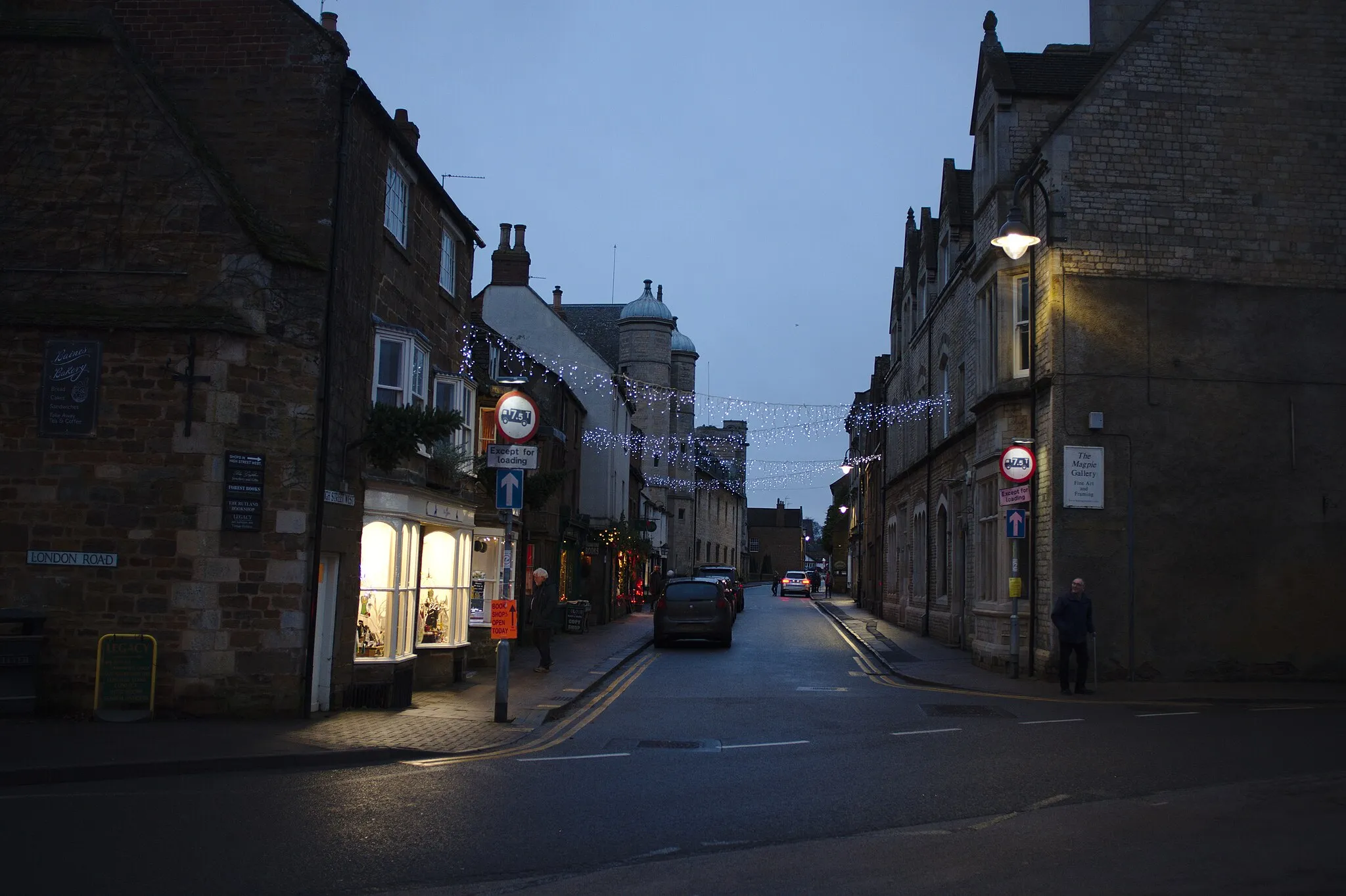Photo showing: High Street West