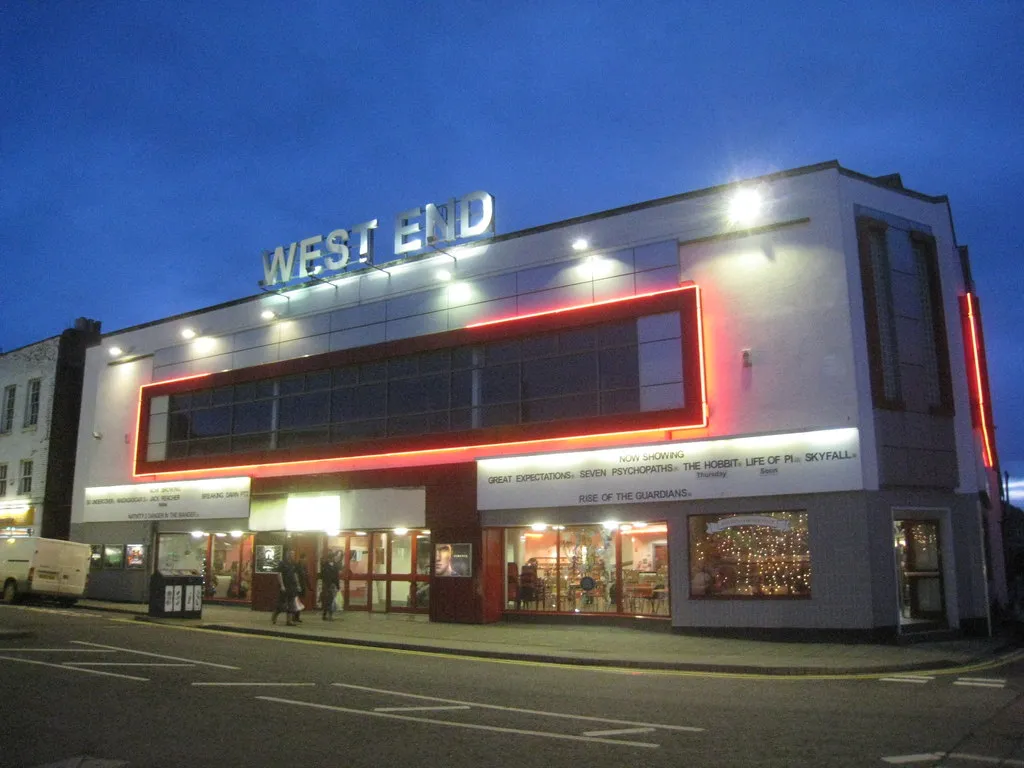 Photo showing: West End cinema, West Street, Boston