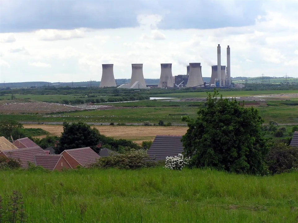 Photo showing: view from Gainsborough Battlefield on Foxby Hill, looking west to the River Trent