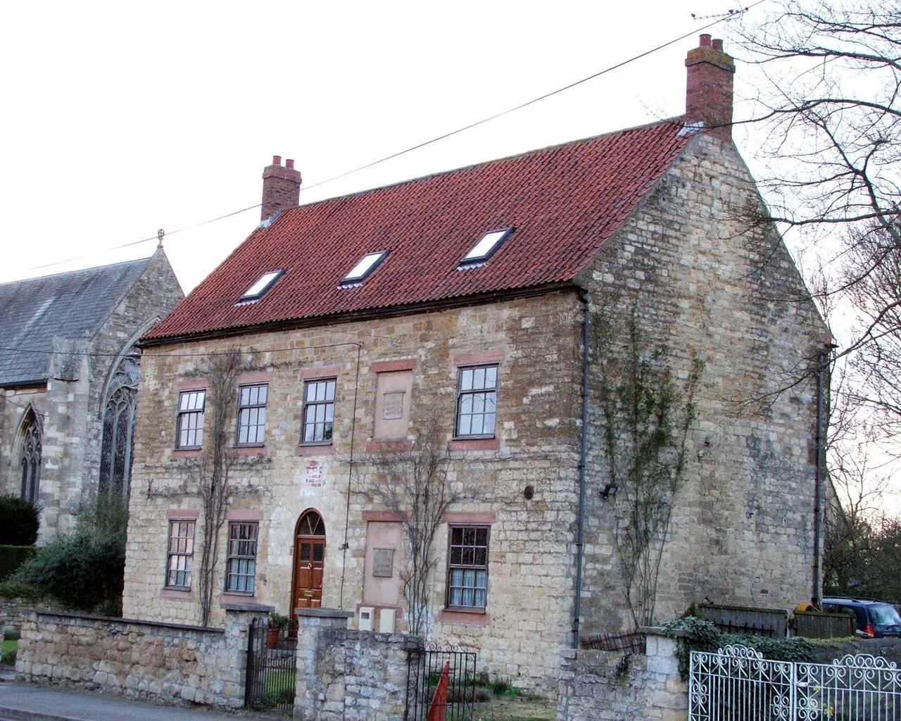 Photo showing: Clint Lane in Navenby in Lincolnshire, England.