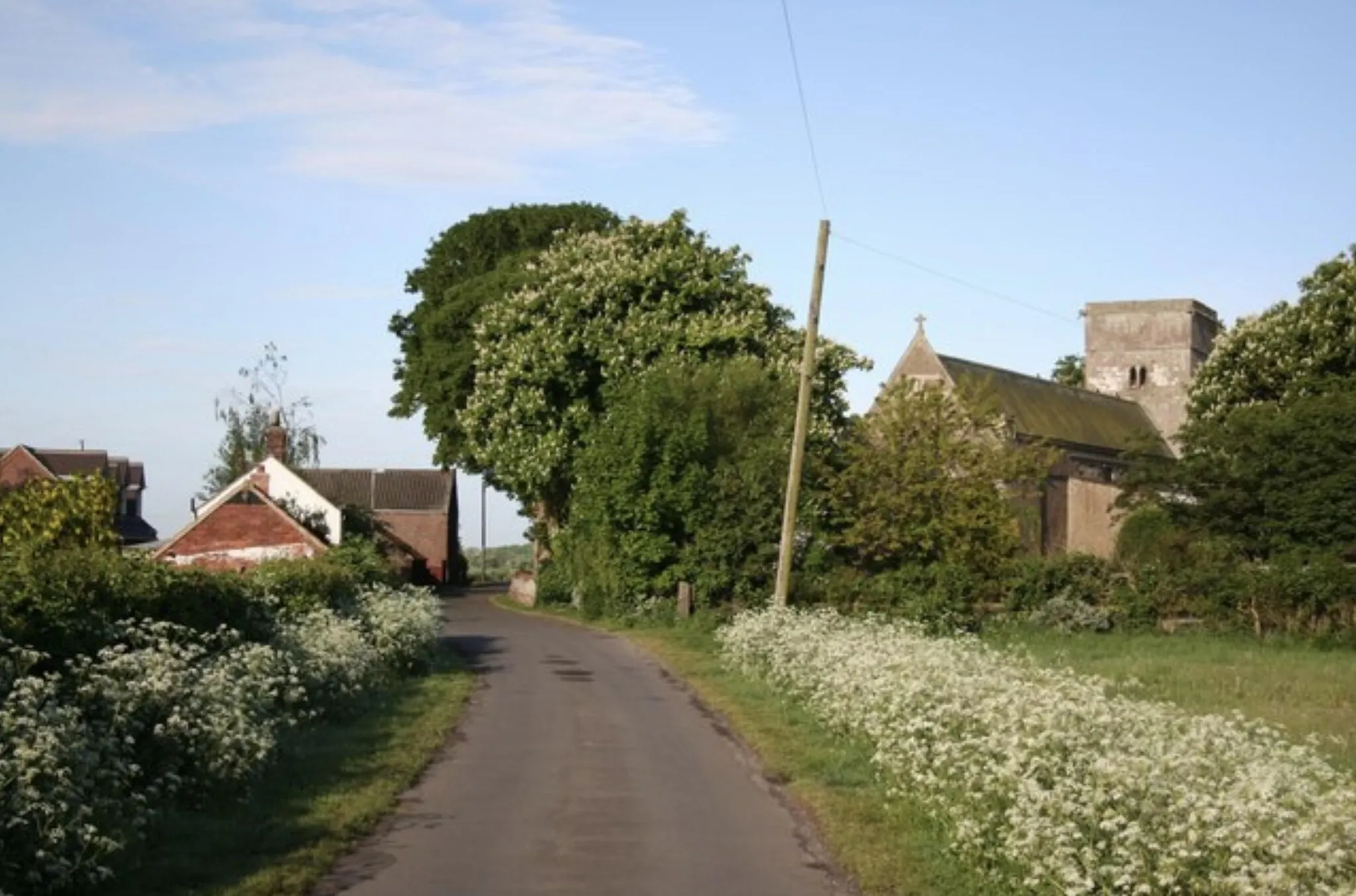 Photo showing: Church End