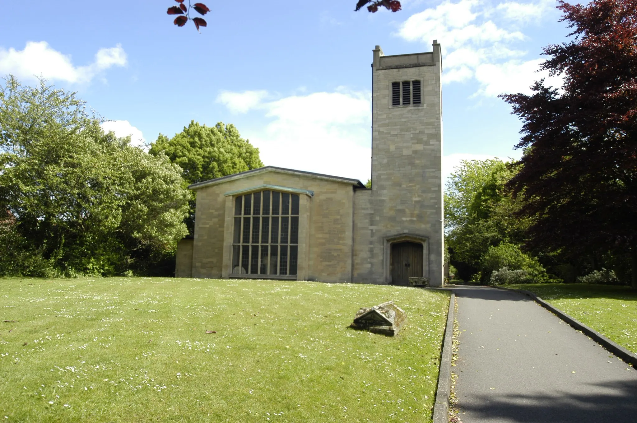 Photo showing: St Michael's parish church, Waddington, Lincolnshire, seen from the west