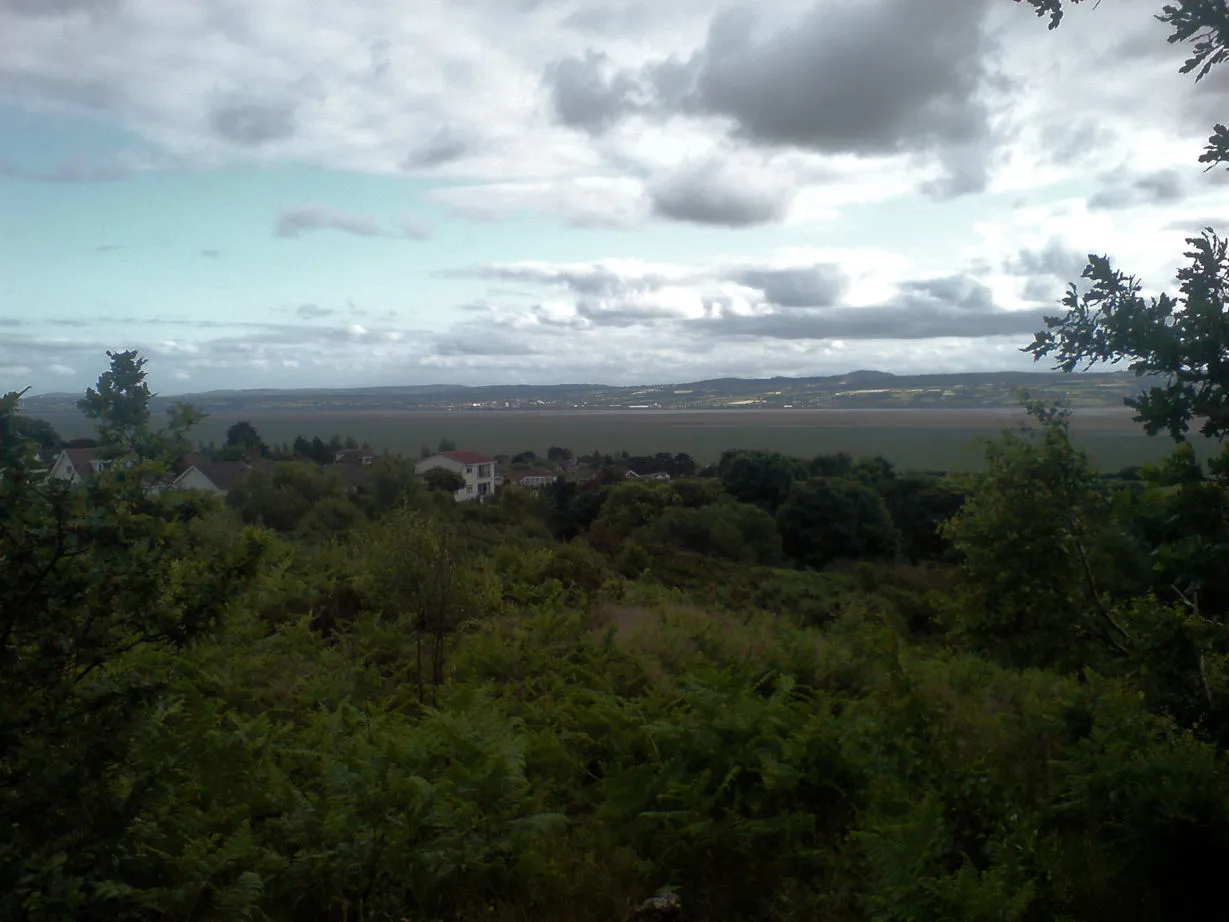 Photo showing: View of Heswall Dales