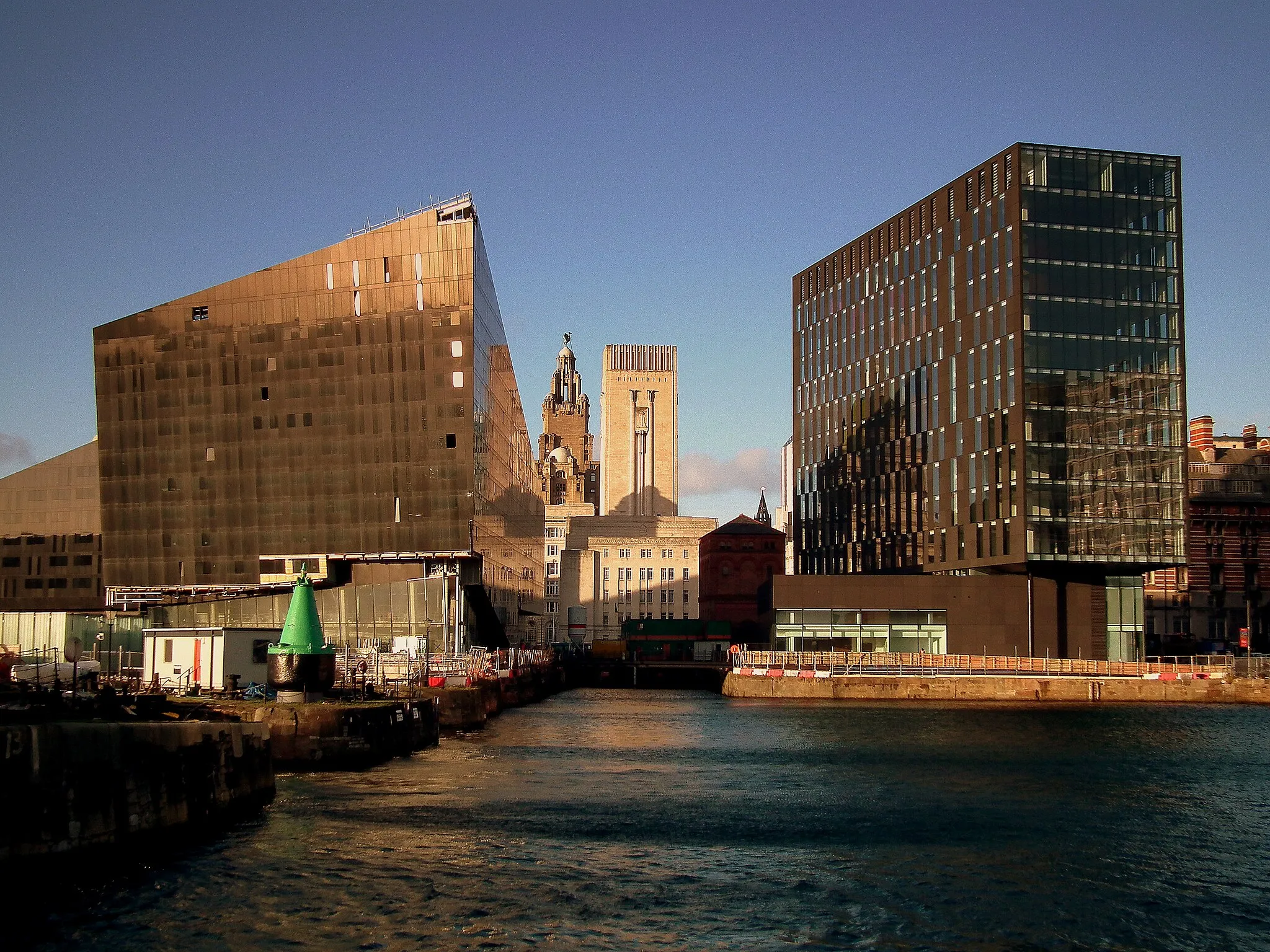 Photo showing: CANNING DOCK/MANN ISLAND LIVERPOOL WATERFRONT DEC 2011