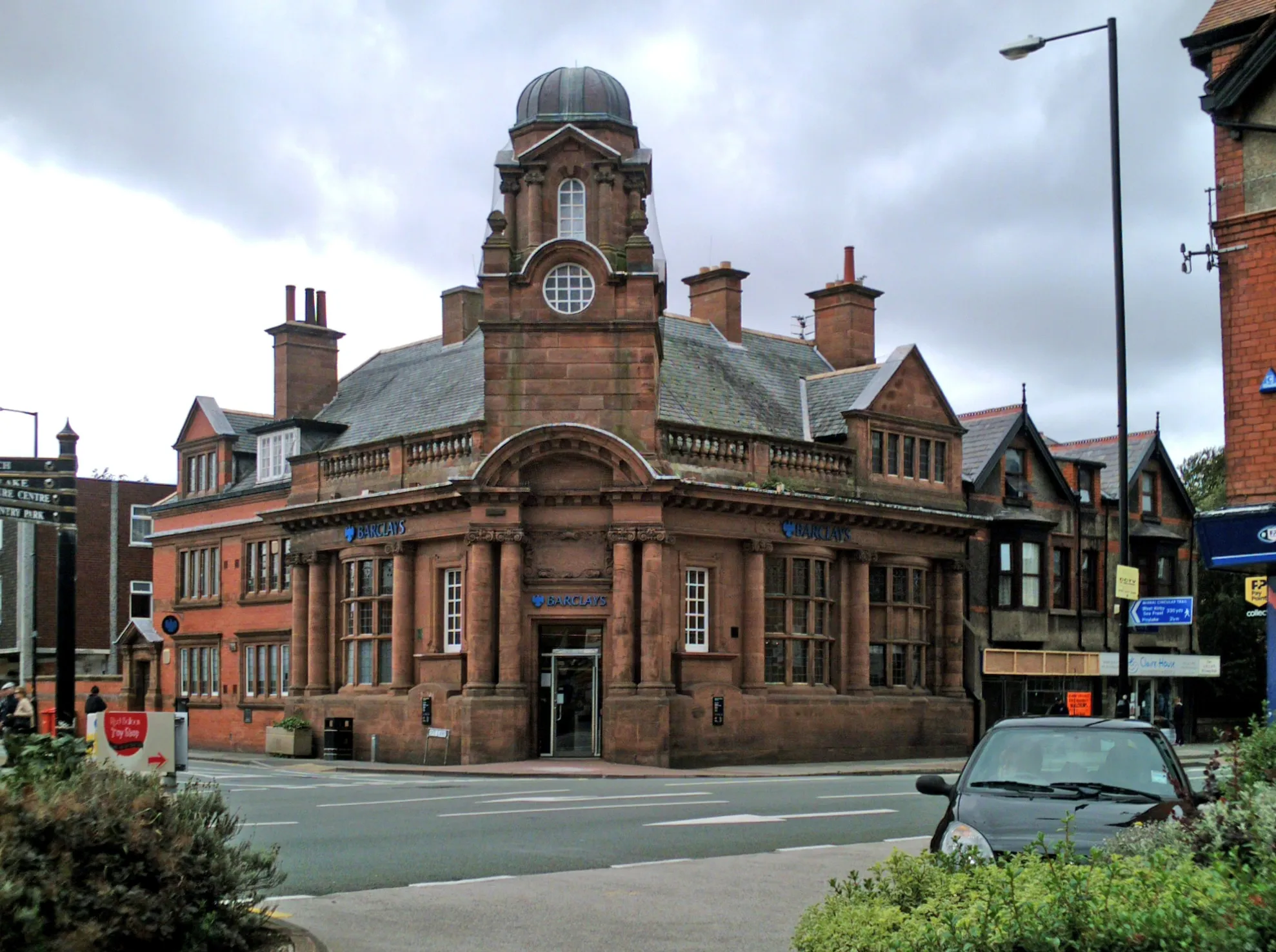 Photo showing: Barclays Bank, West Kirby
