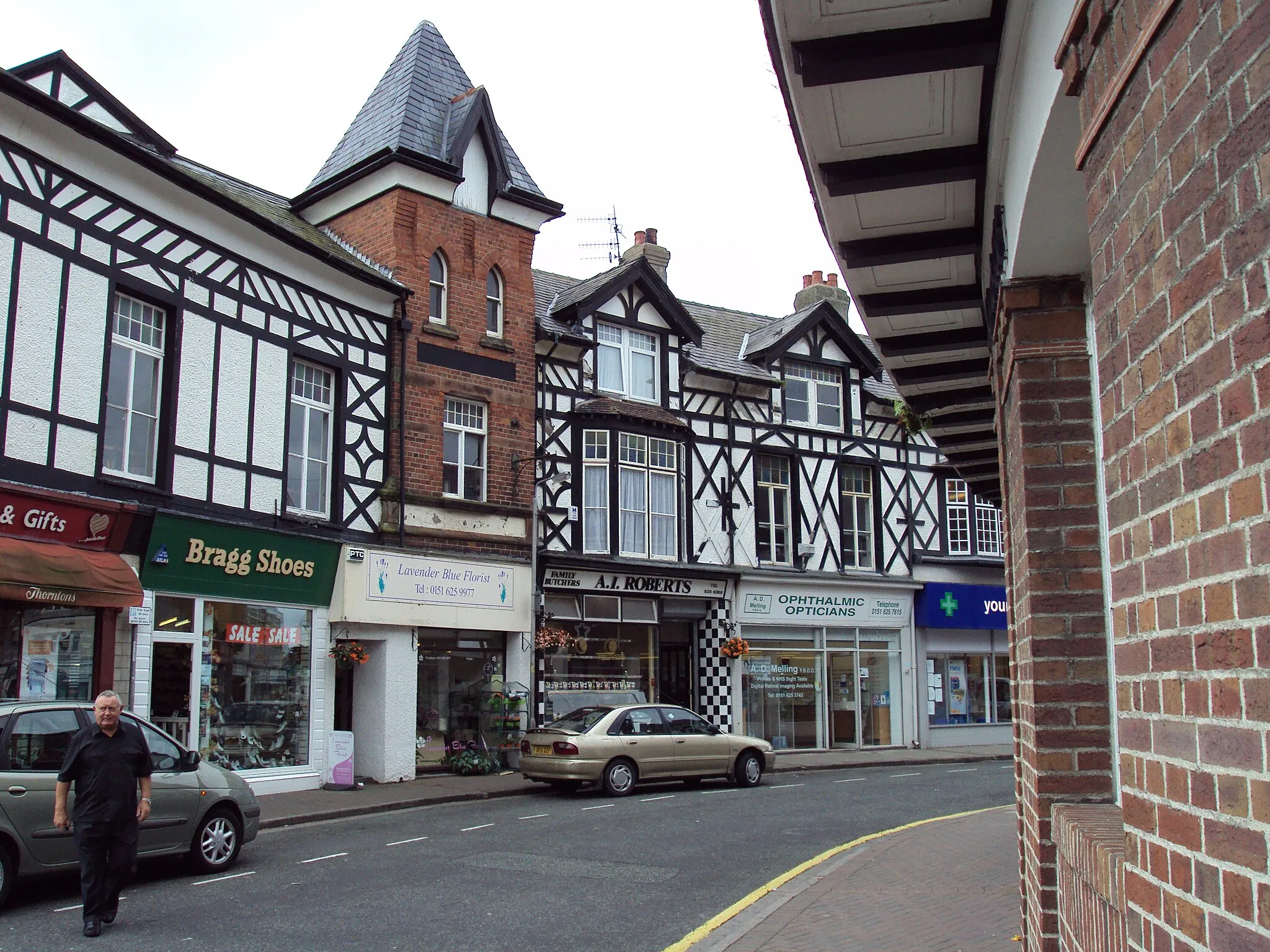 Photo showing: Shops in The Crescent, West Kirby, Wirral, England.