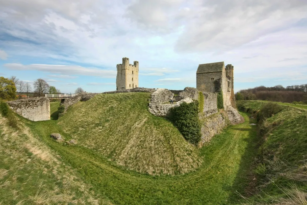 Photo showing: Helmsley Castle