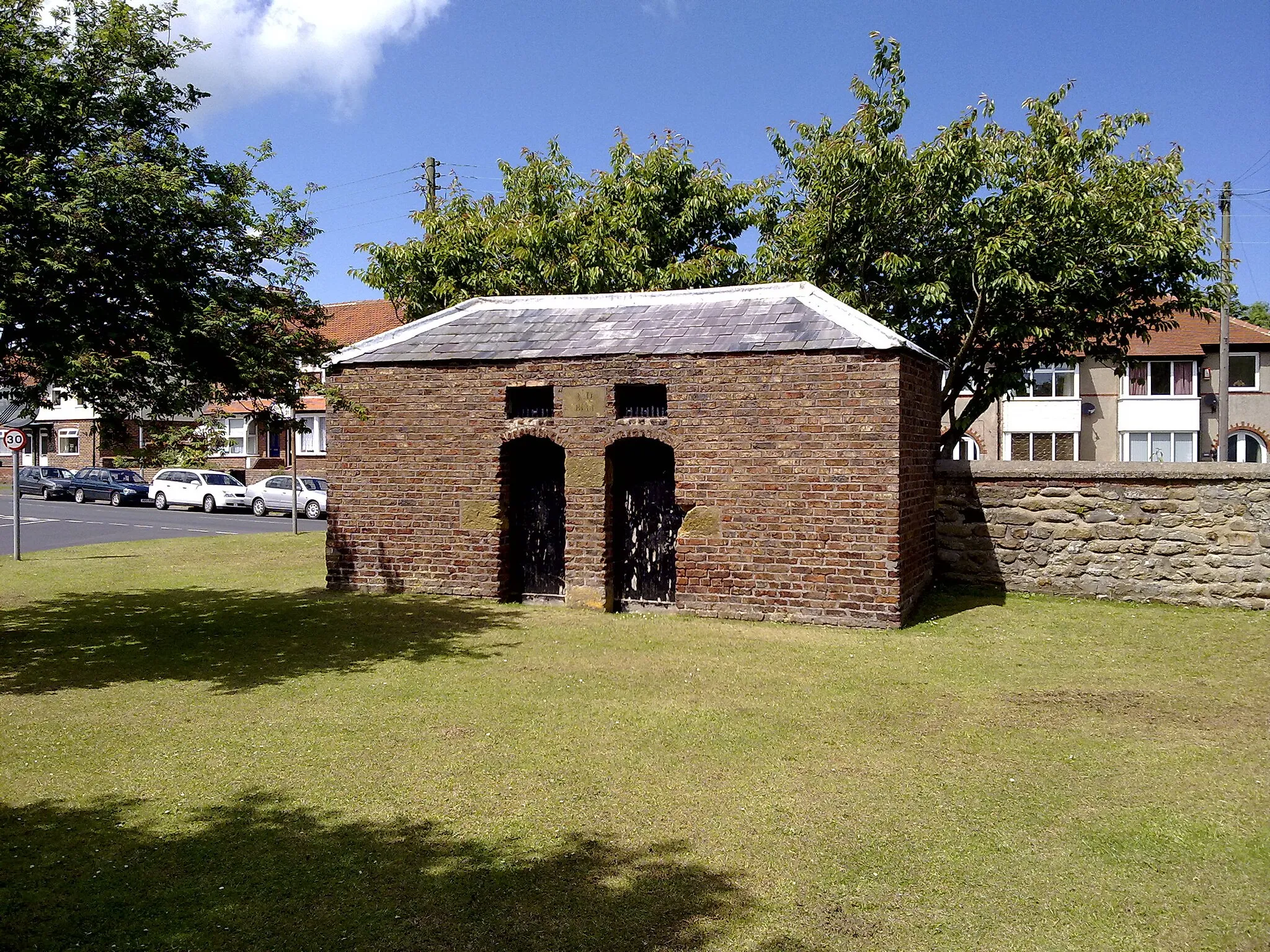 Photo showing: Village Lock up, Stonegate, Hunmanby