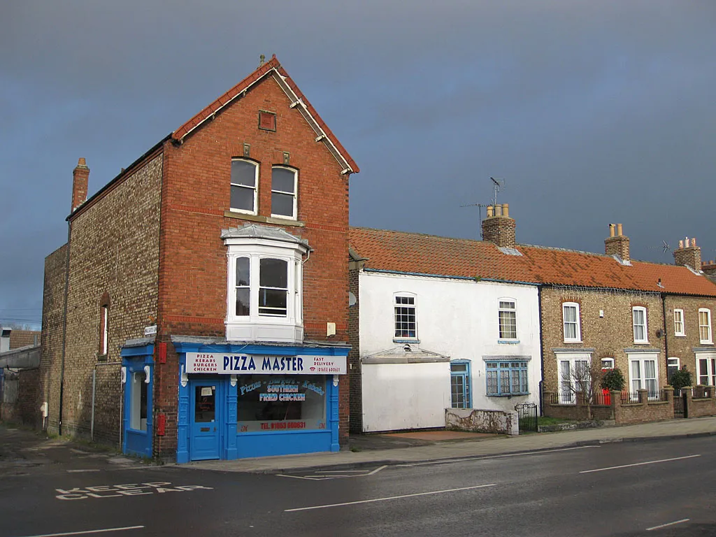 Photo showing: Pizza business, Commercial Street