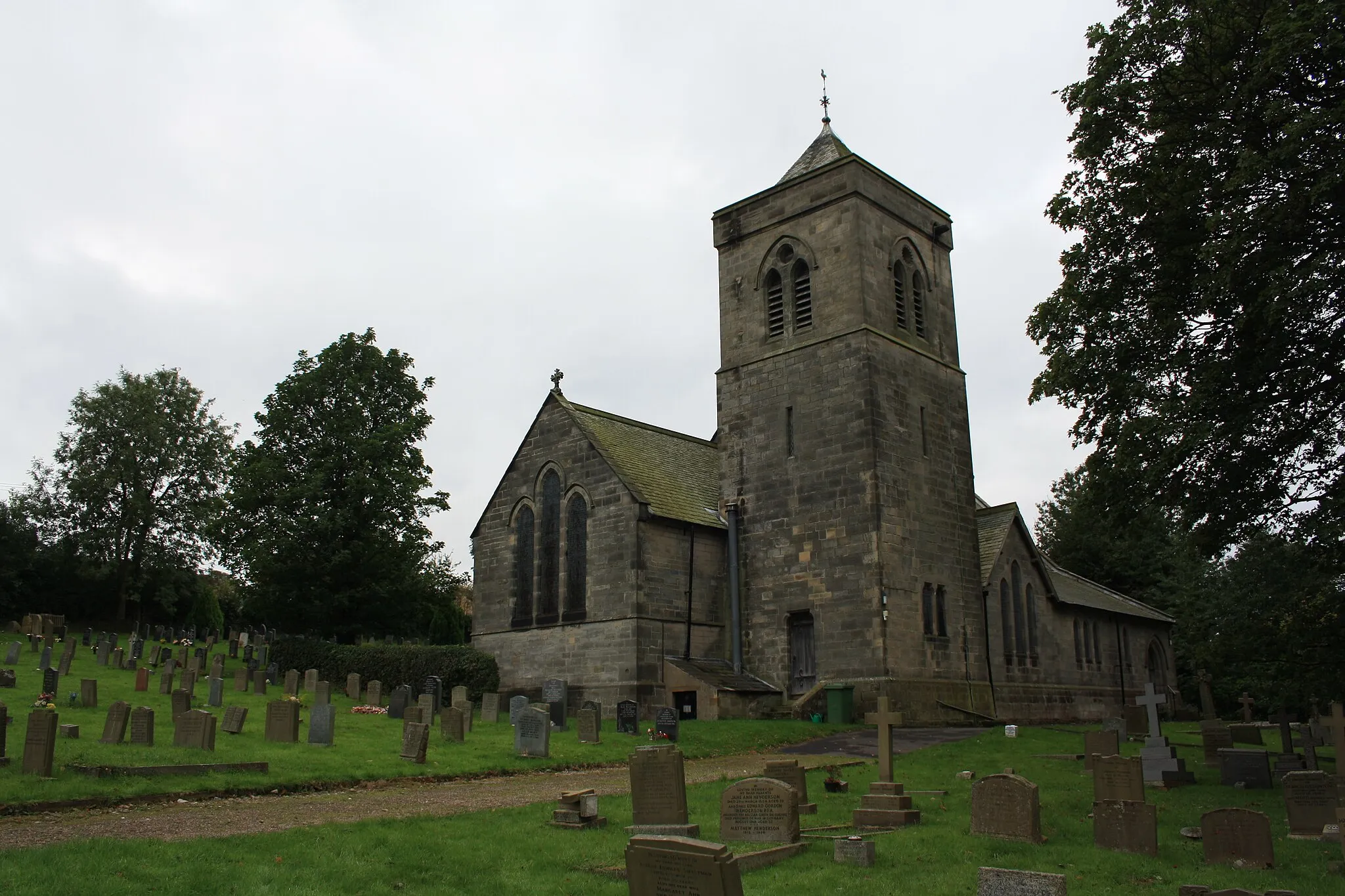 Photo showing: Parish church of St John the Evangelist, Sleights, North Yorkshire, seen from the northeast
