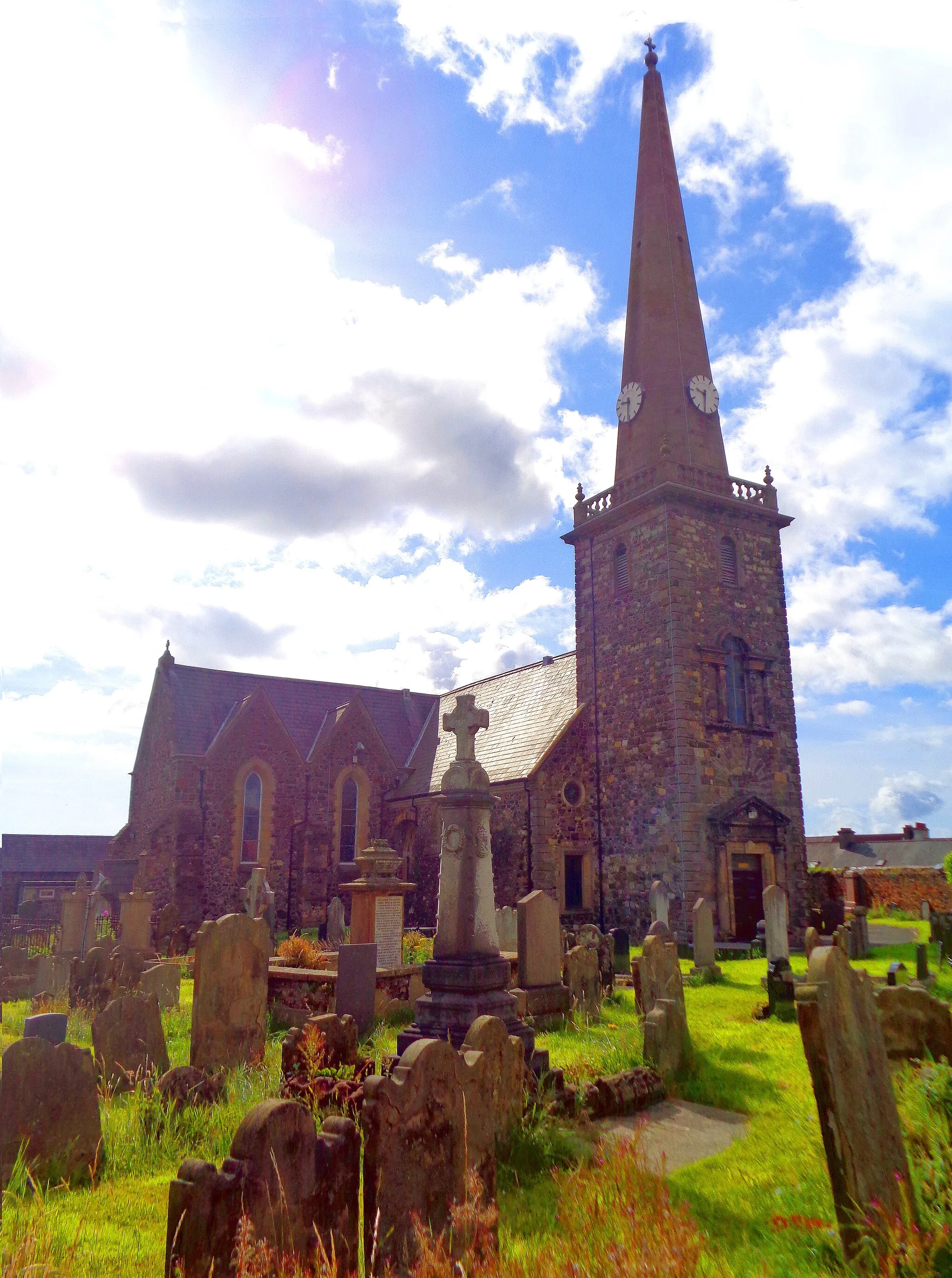 Photo showing: St Nicholas' Church and graveyard, Carrickfergus, County Antrim, Northern Ireland