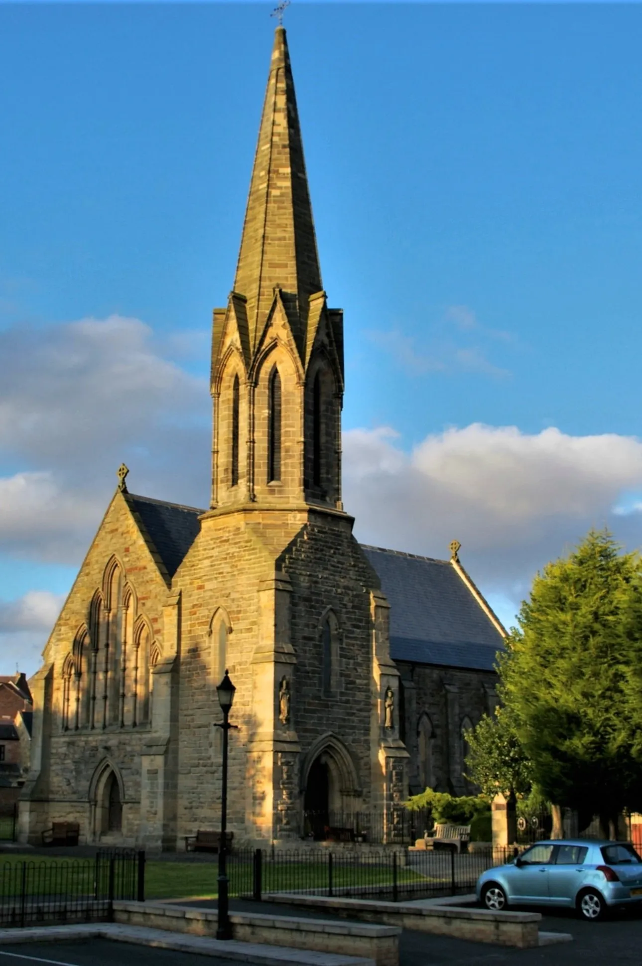 Photo showing: Roman Catholic Church of St Robert of Newminster, Morpeth