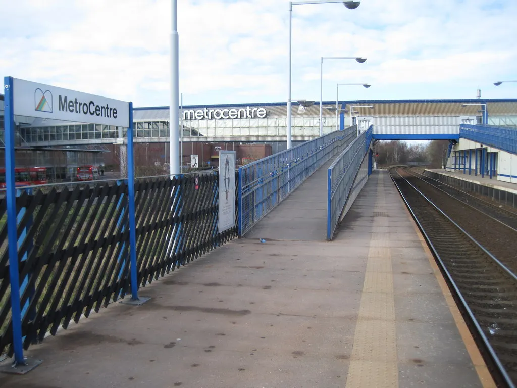 Photo showing: Gateshead Metrocentre railway station, Tyne & Wear