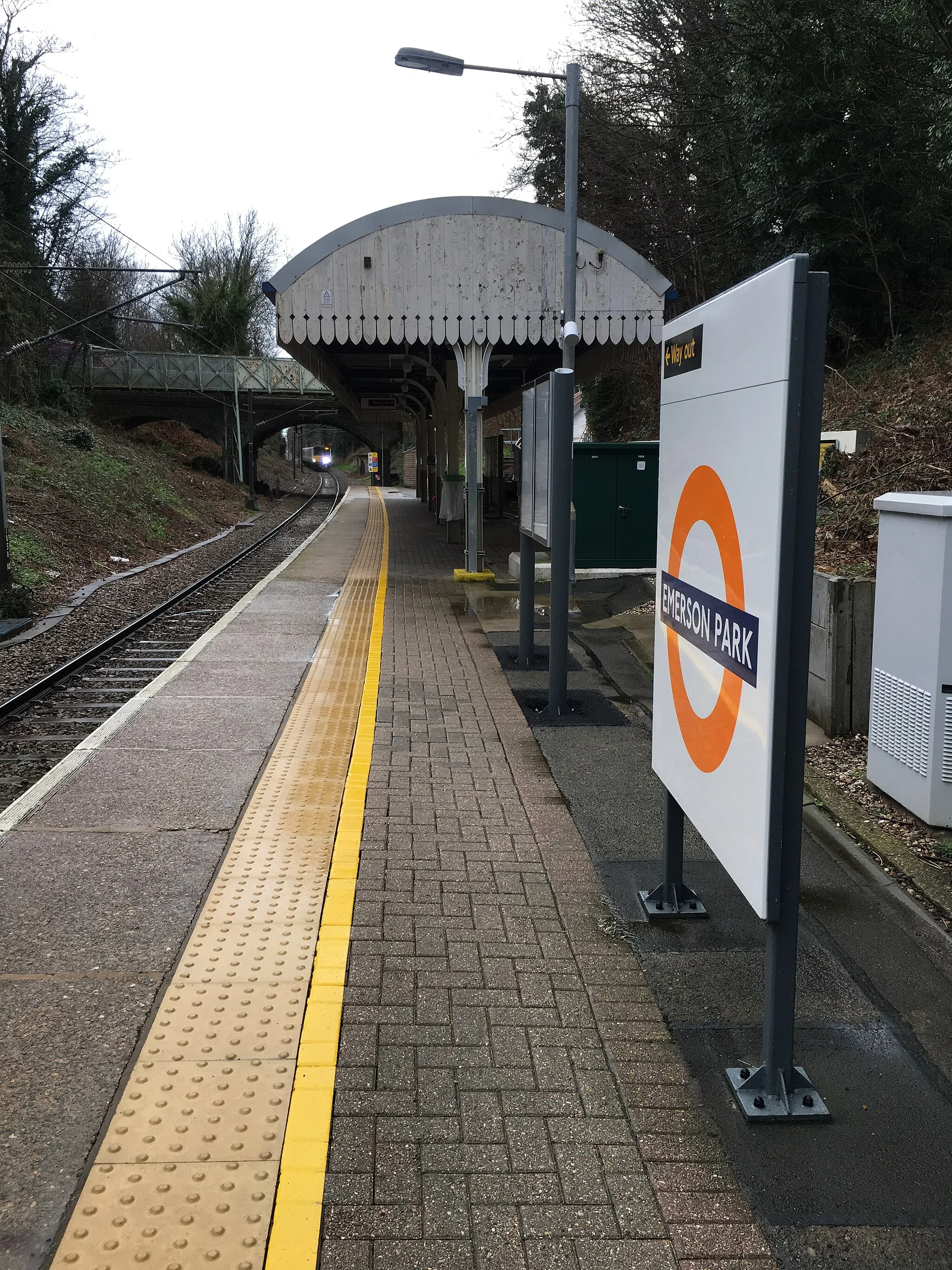 Photo showing: Emerson Park station, January 2018