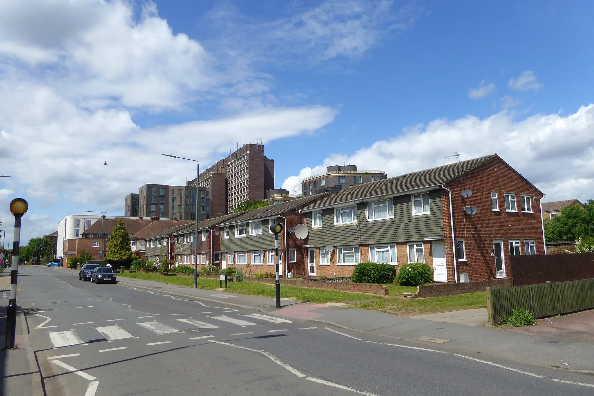 Photo showing: The northwest facing view along Faraday Avenue in Sidcup, London Borough of Bexley.
