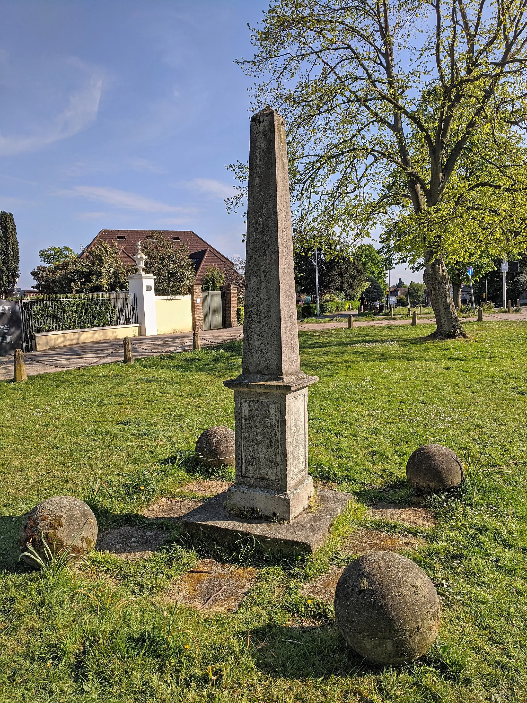 Photo showing: Obelisk Opposite Number 1