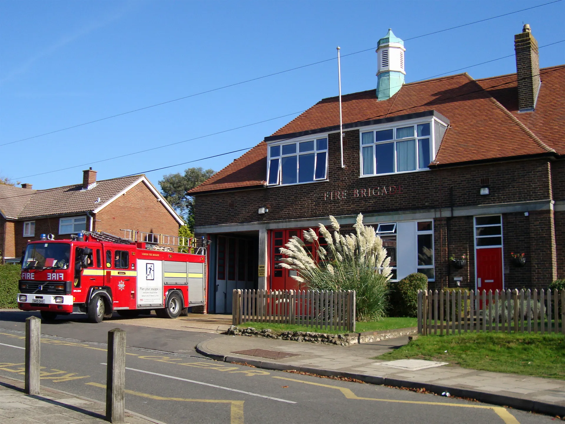 Photo showing: Biggin Hill Fire Station