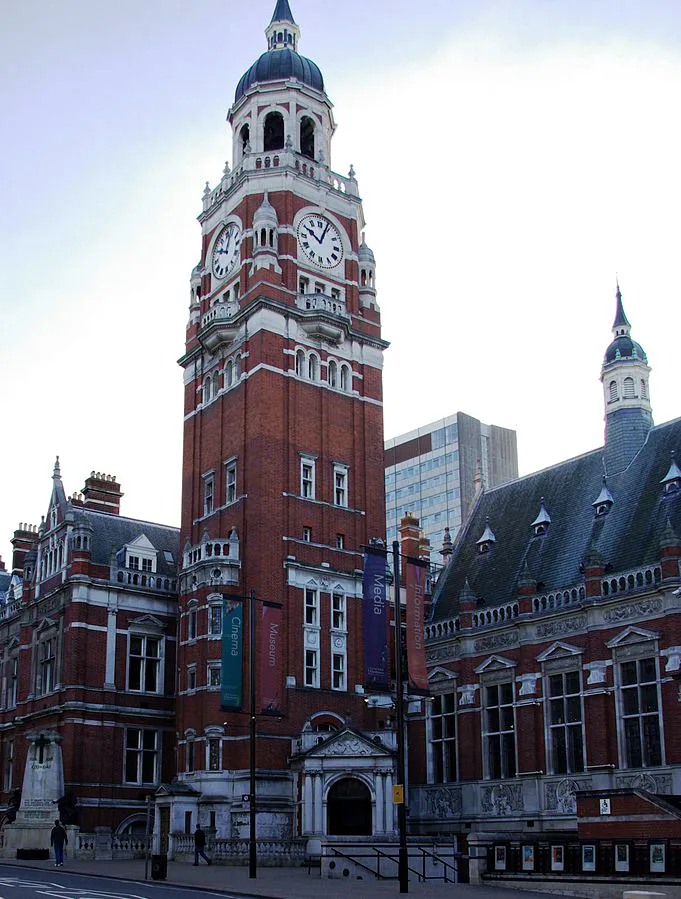 Photo showing: The Croydon Clocktower arts centre, Croydon, Surrey (Greater London)