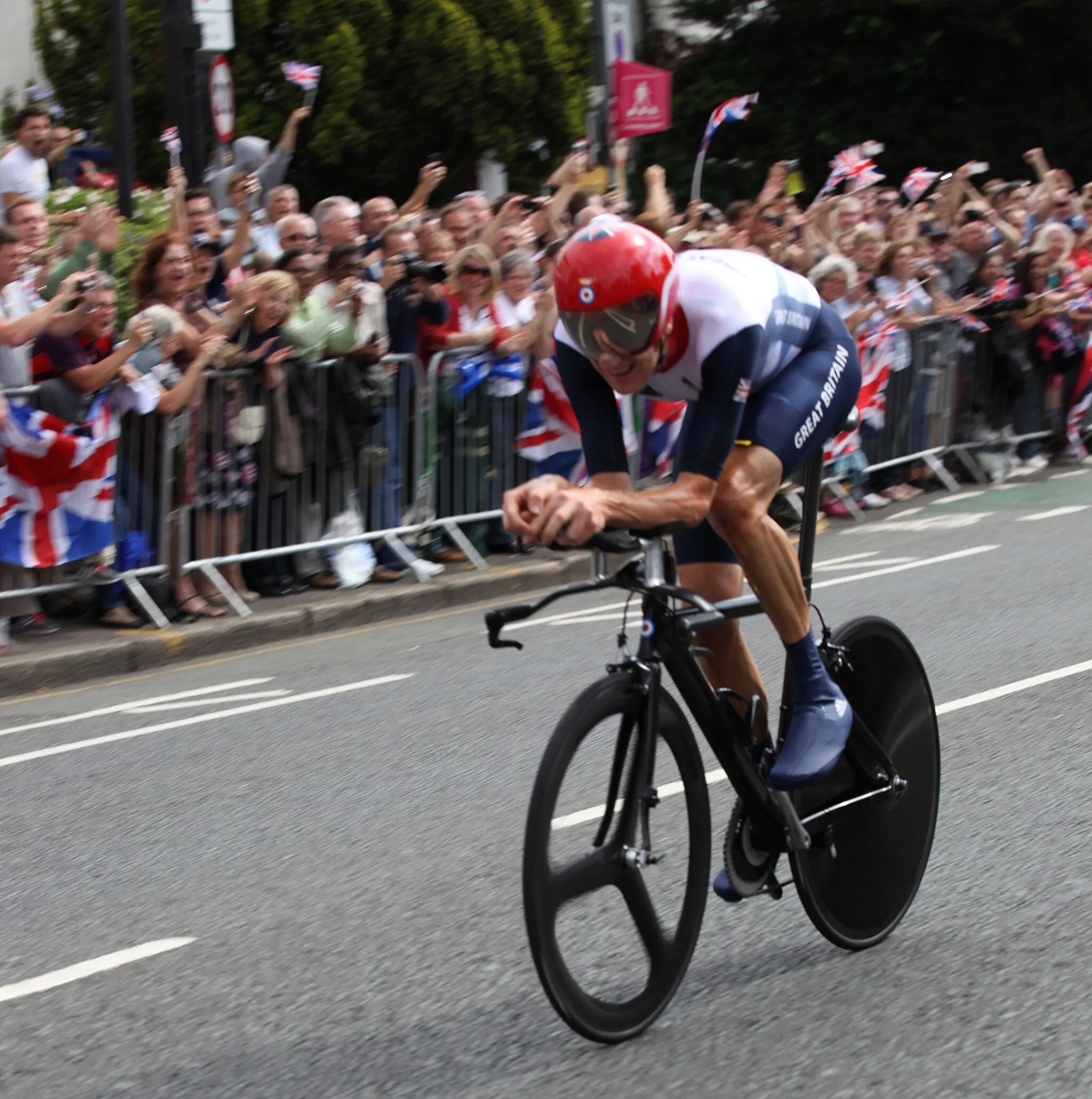 Photo showing: Bradley Wiggins At Portsmouth road Surbiton 10km from finish