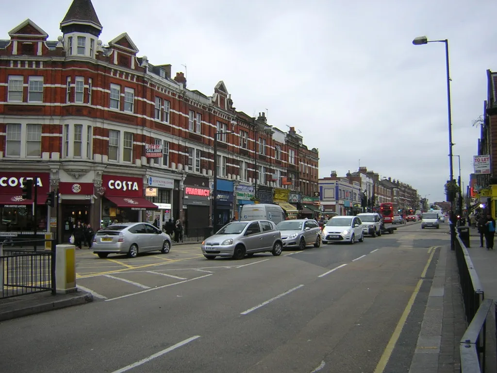 Photo showing: Cricklewood Broadway