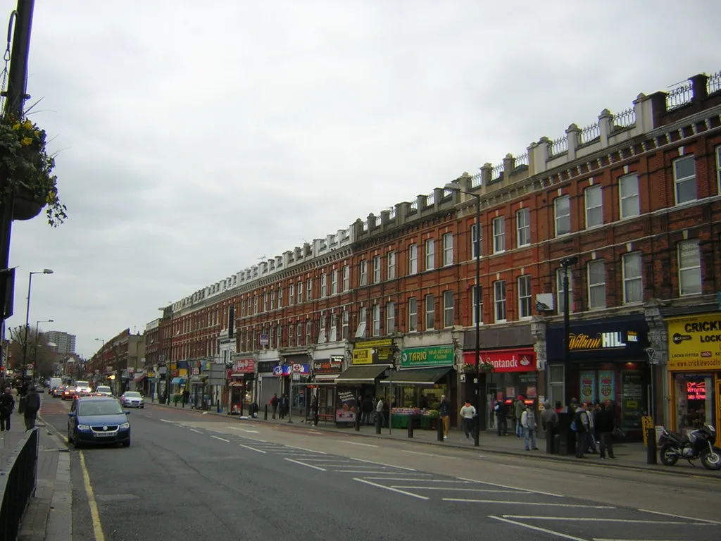 Photo showing: Cricklewood Broadway