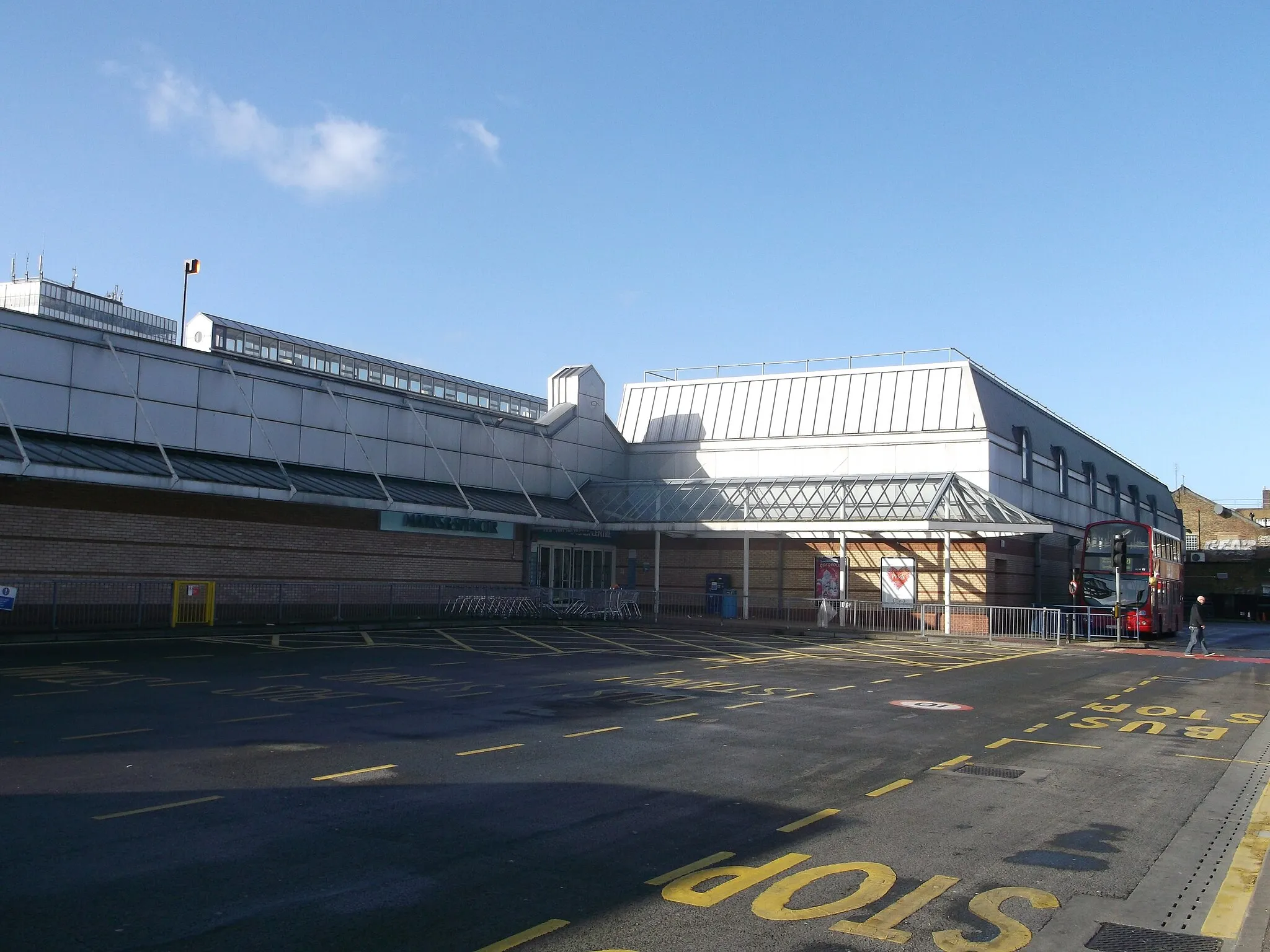 Photo showing: Broadwalk Shopping Centre, Edgware