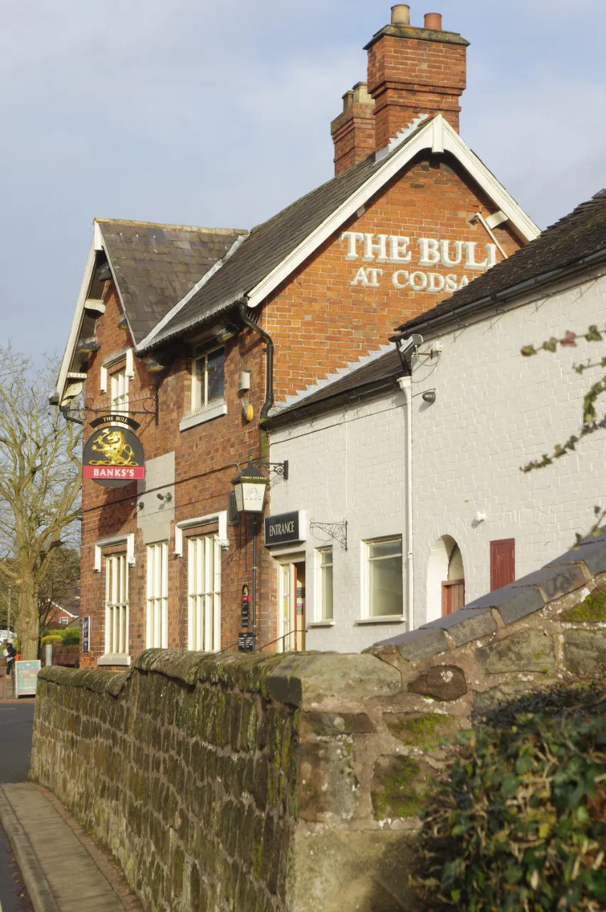 Photo showing: The Bull at Codsall