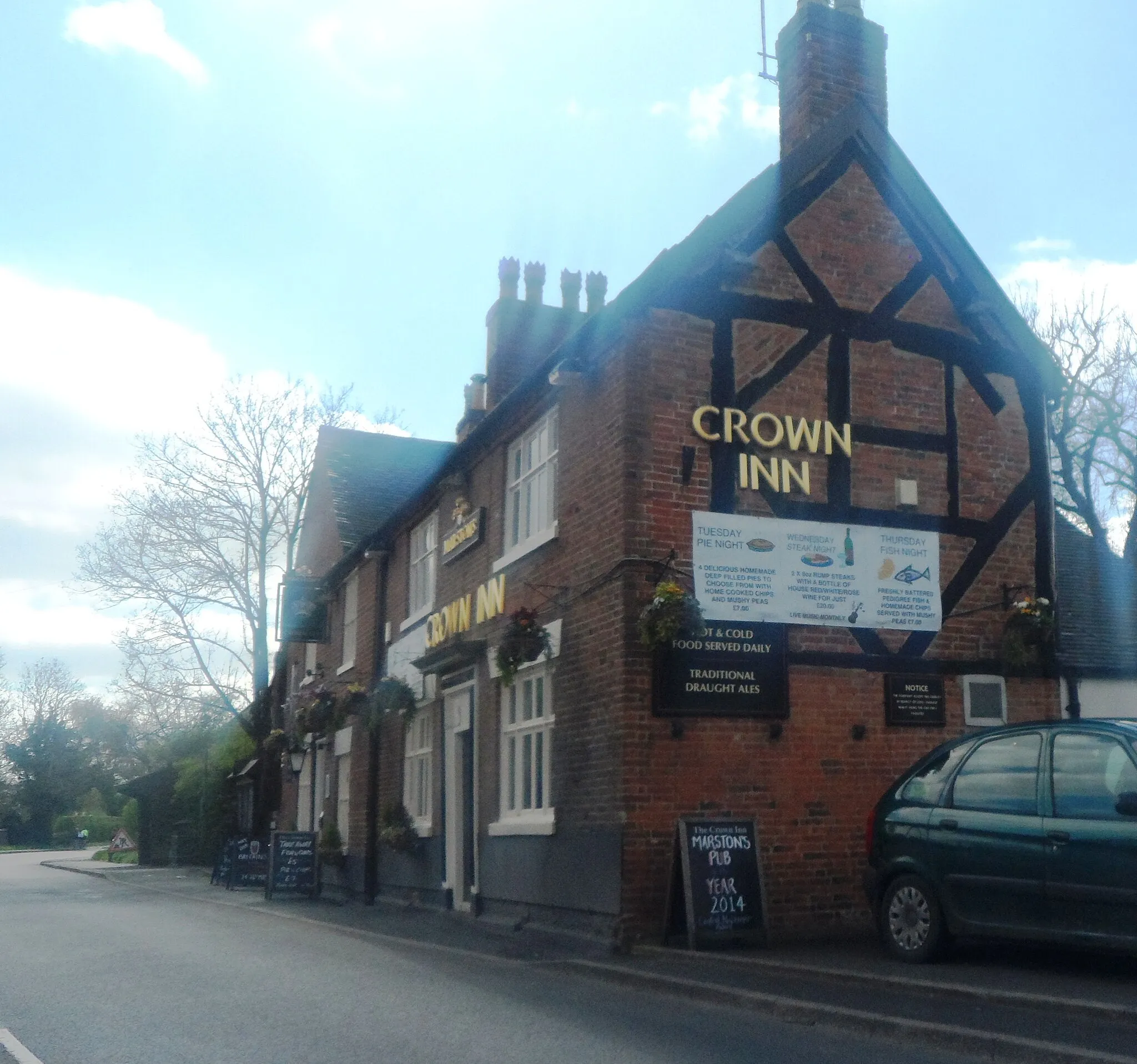 Photo showing: The Crown Inn - Yoxhall
