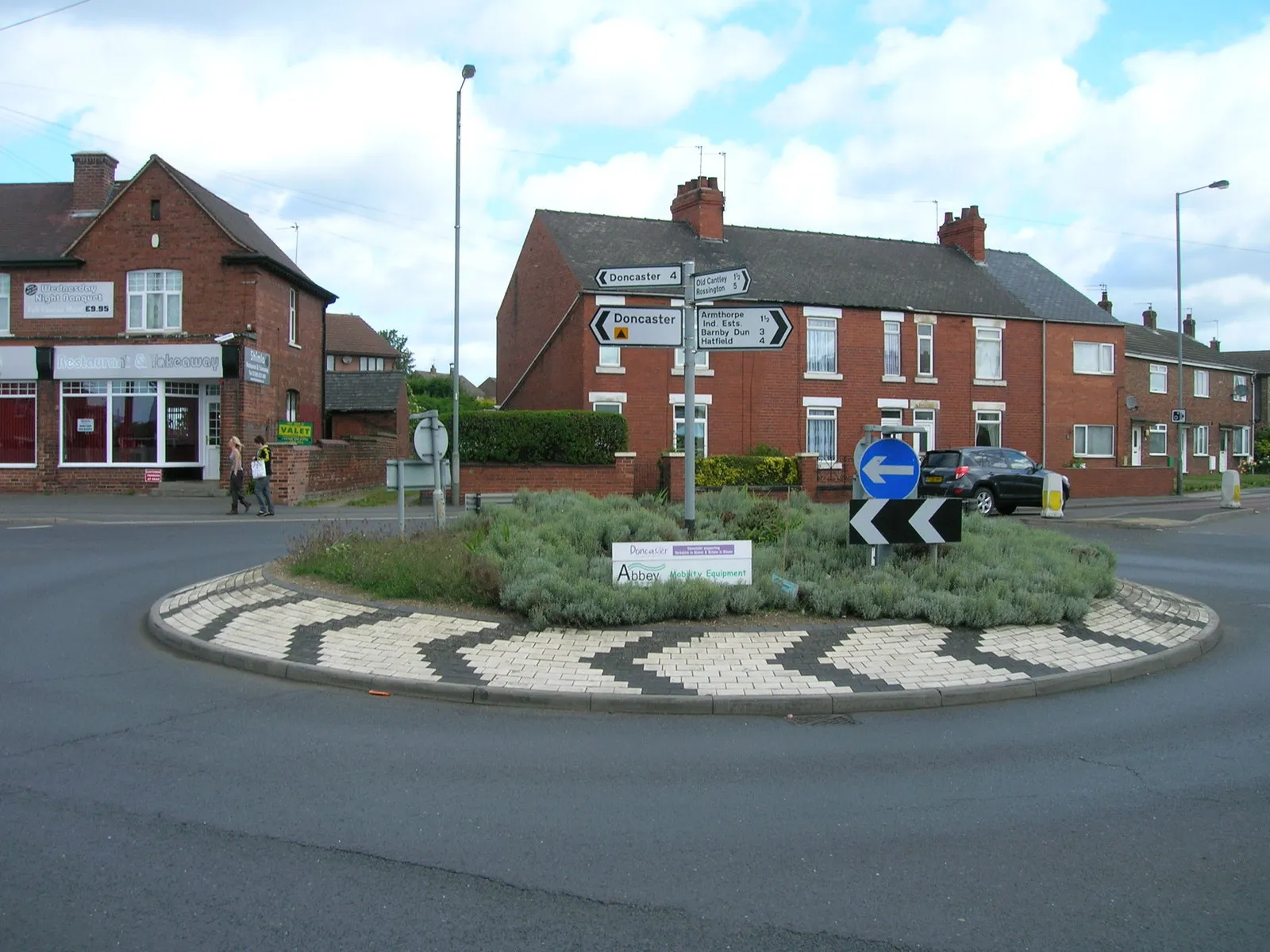 Photo showing: Roundabout, Armthorpe