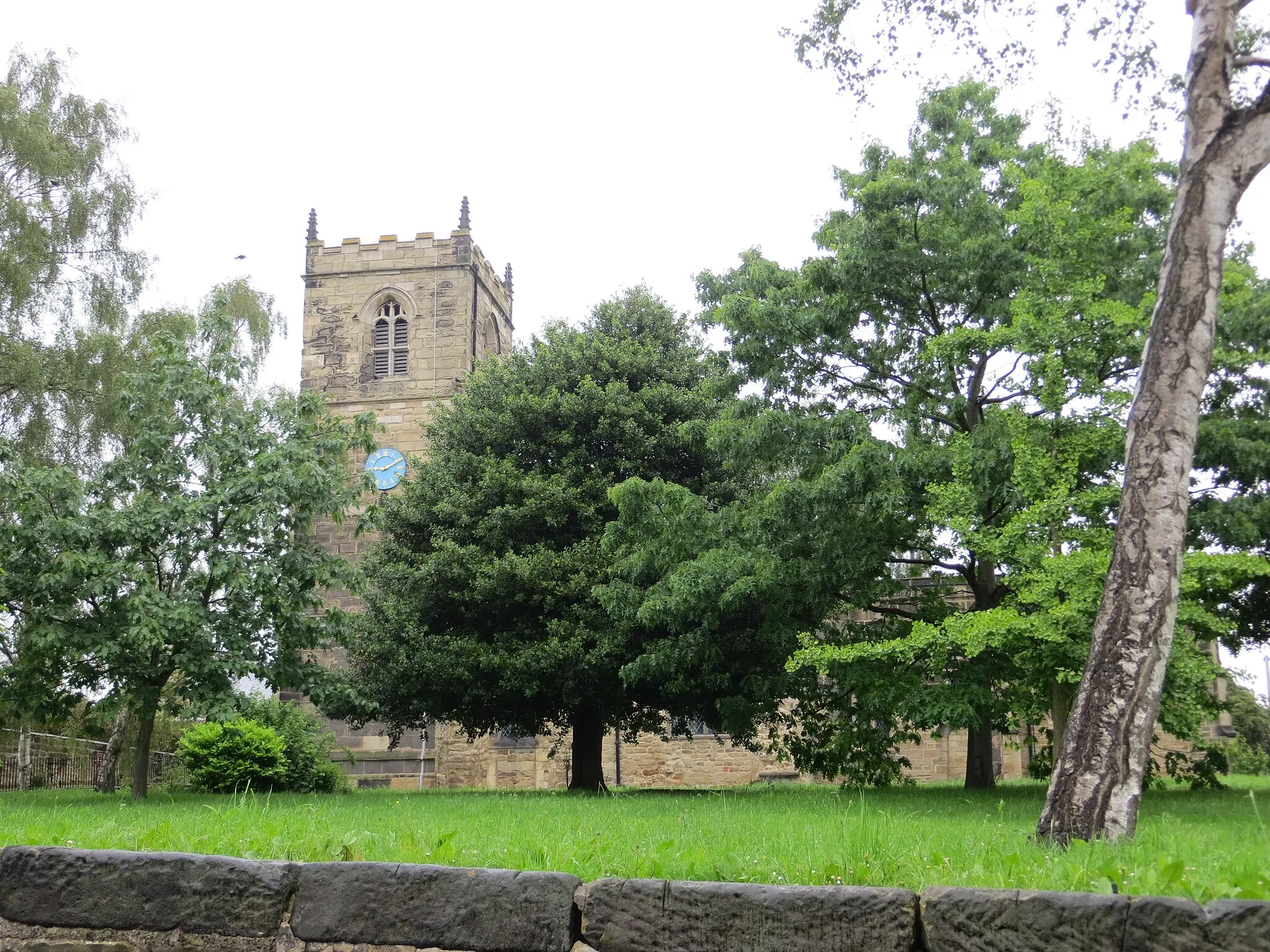 Photo showing: Parish church of St Andrew the Apostle, Bolton upon Dearne, South Yorkshire, seen from the south from New Street