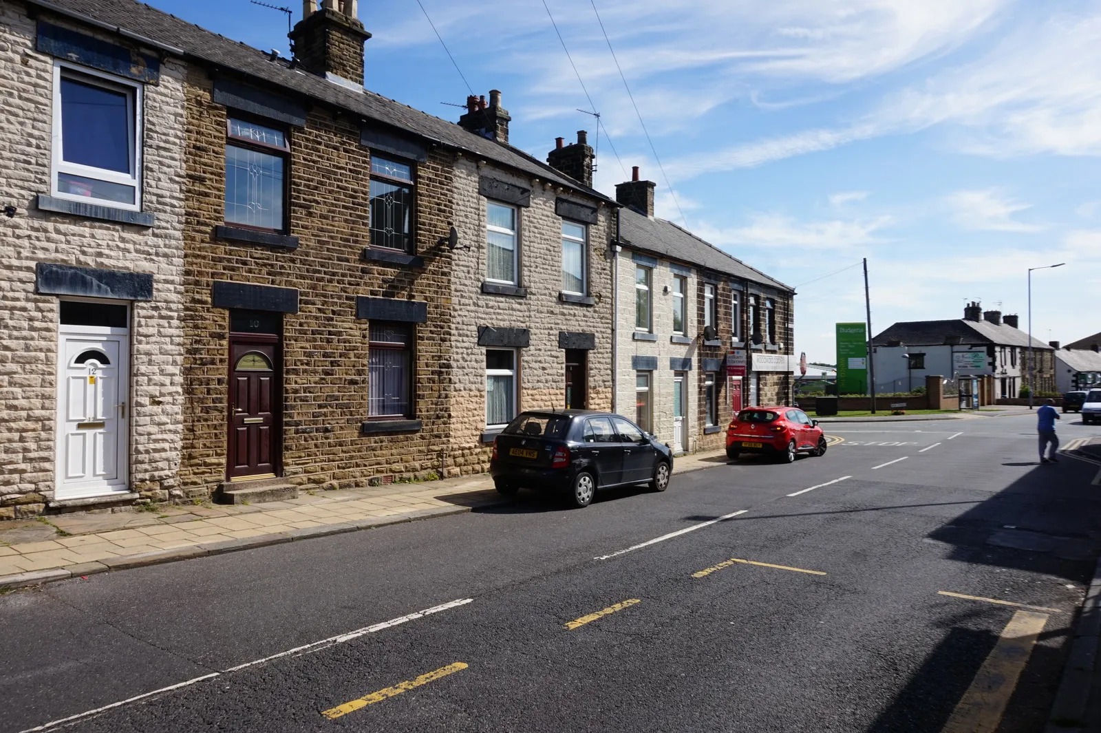 Photo showing: Station Road, Dodworth