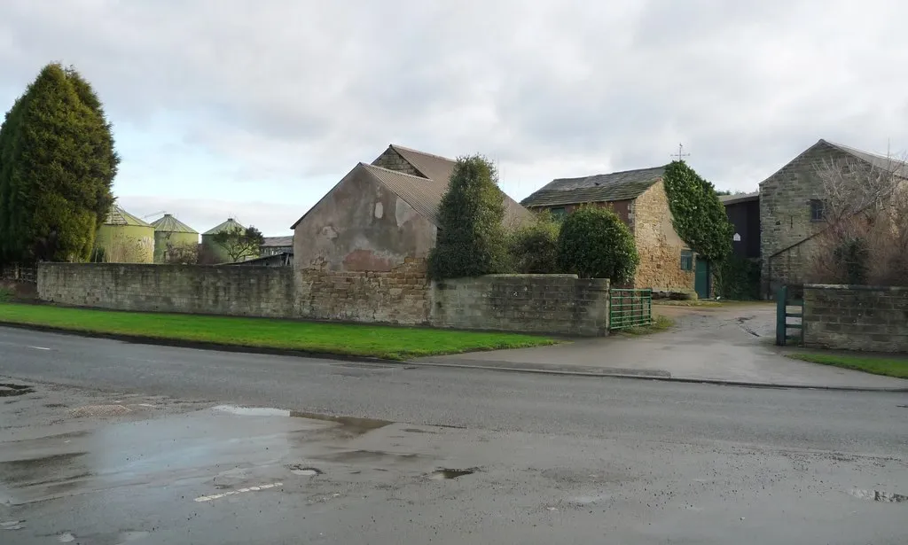 Photo showing: Buildings at Manor Farm, Great Houghton