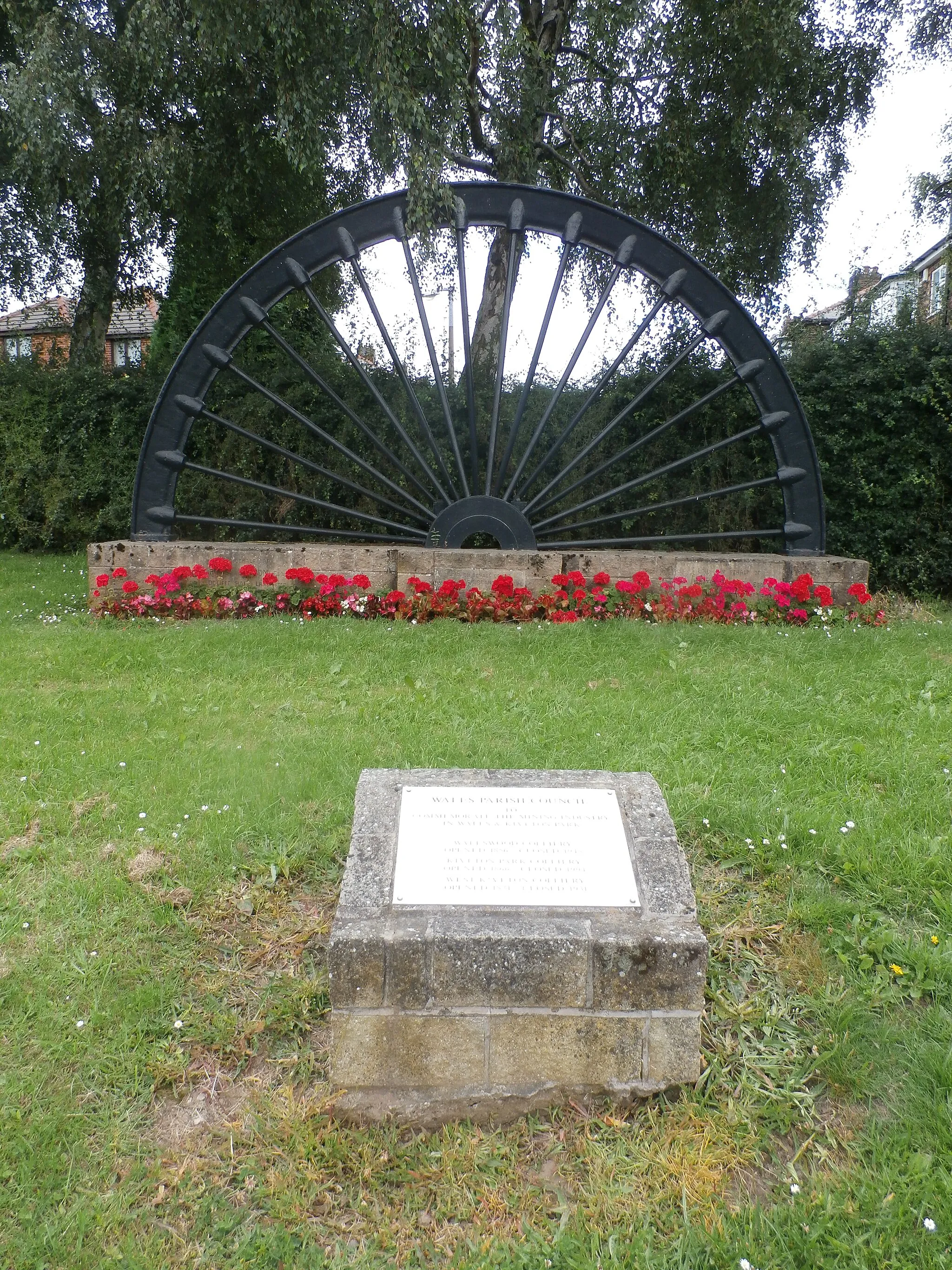 Photo showing: Miner's Wheel in Kiveton Park