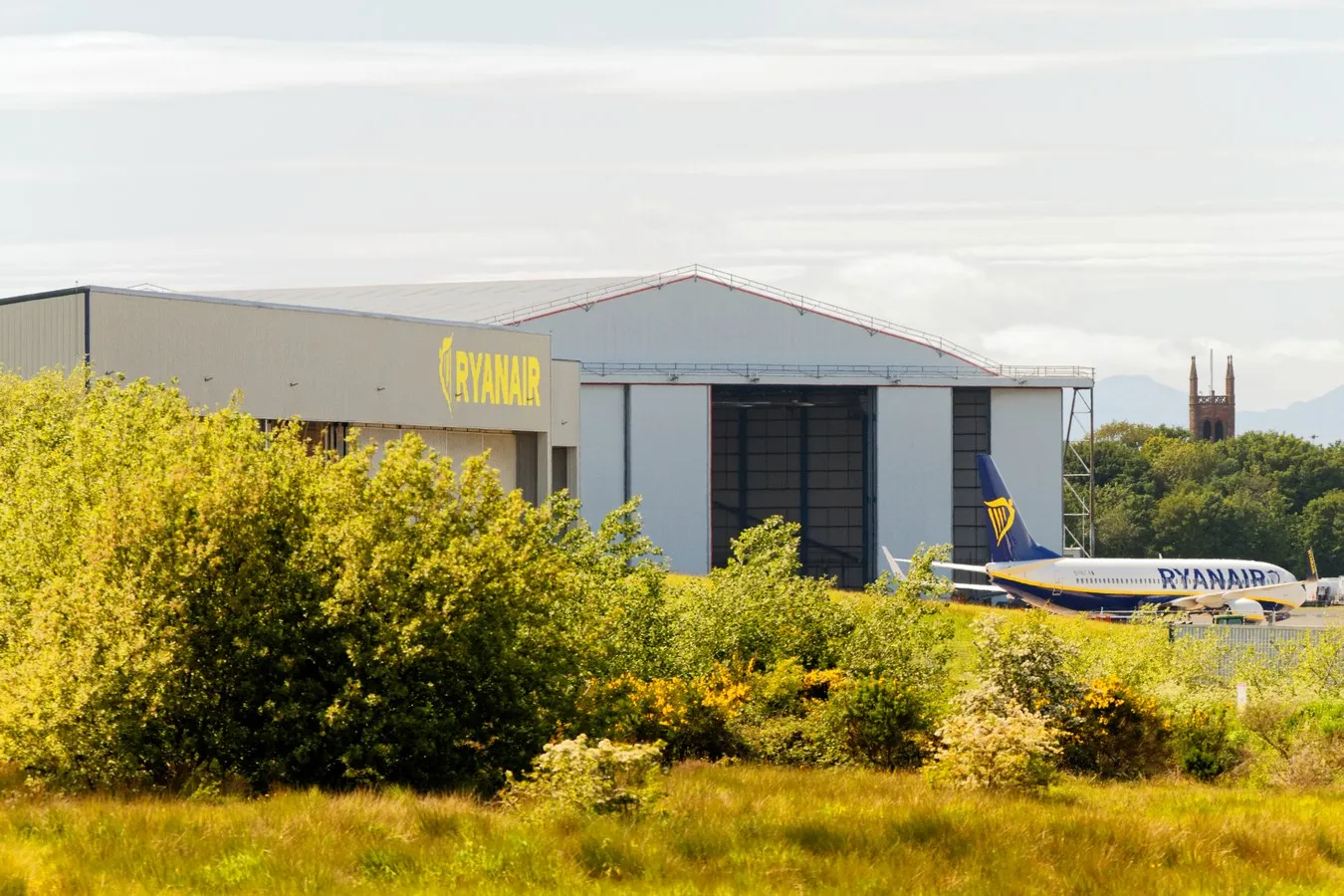 Photo showing: NS3626 : Ryanair & Prestwick Aircraft Maintenance Hangars - Glasgow Prestwick Airport