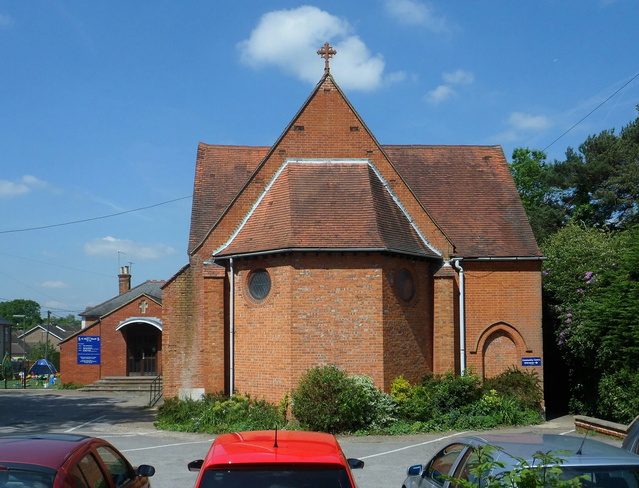 Photo showing: St Mary's Church, Wood Street, Ash Vale, Borough of Guildford, Surrey, England.