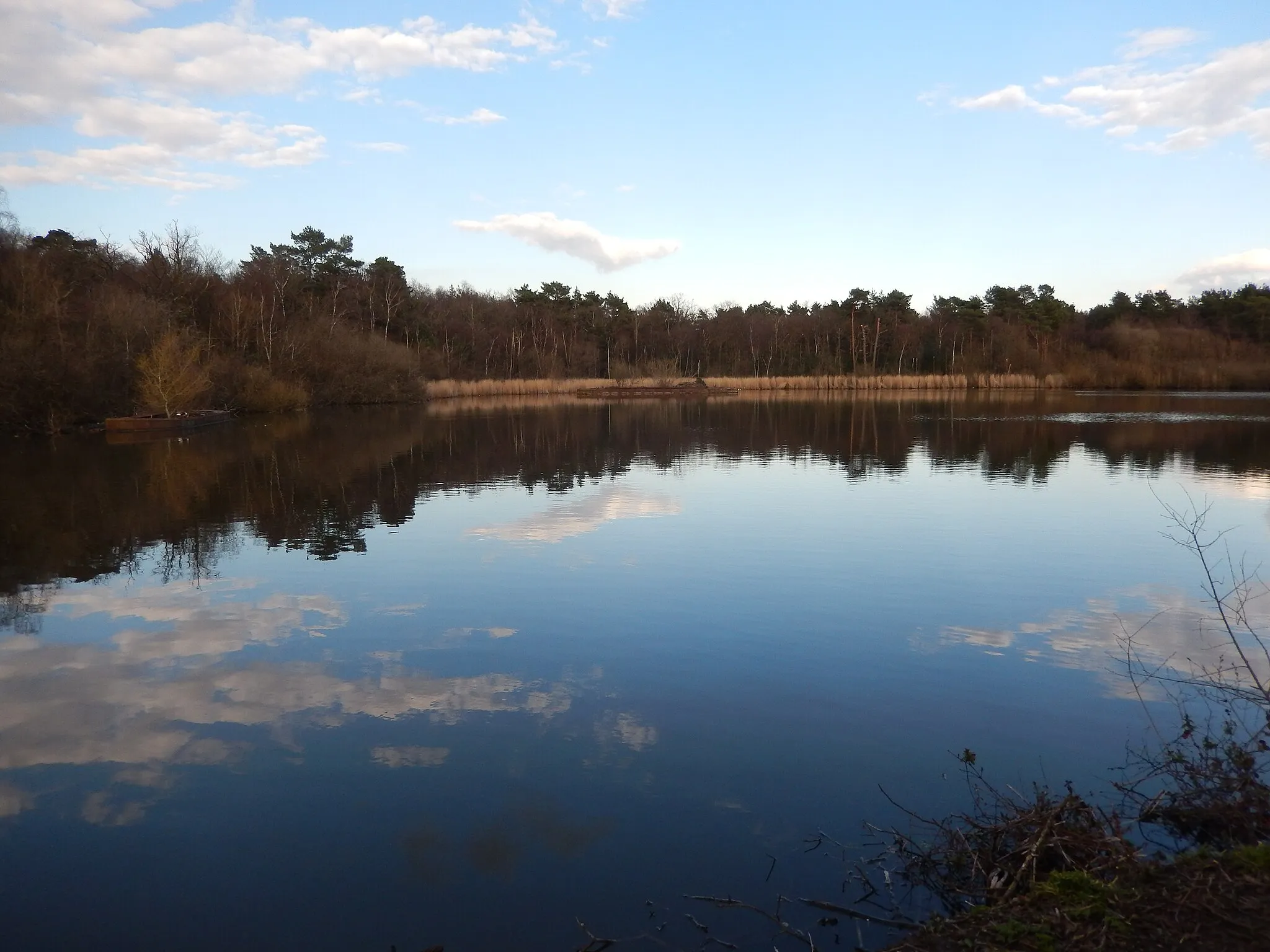 Photo showing: View of Anglers' Flash on the Basingstoke Canal at Ash Vale.