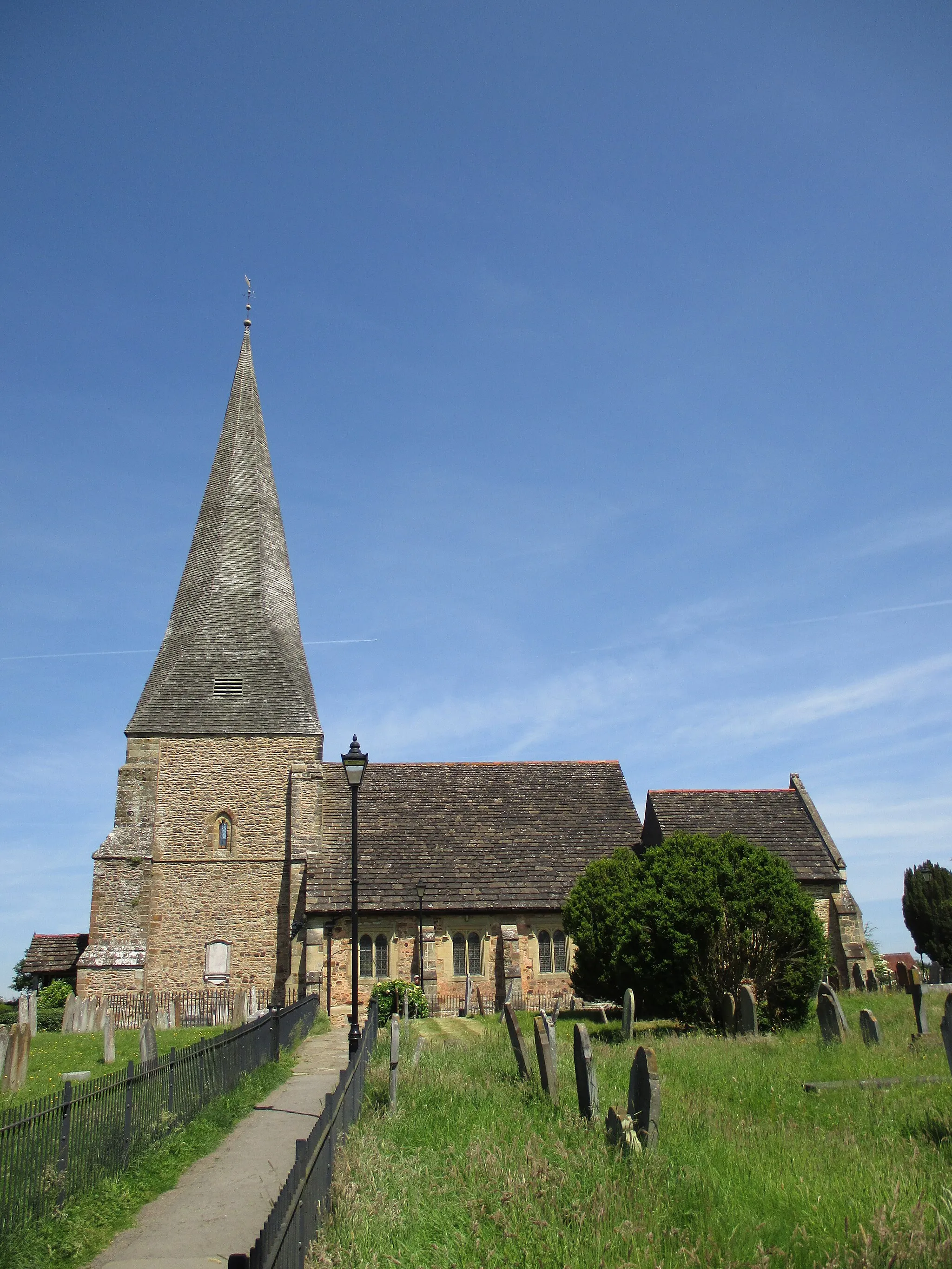 Photo showing: St Mary's Church, Billingshurst, West Sussex, seen from the south.