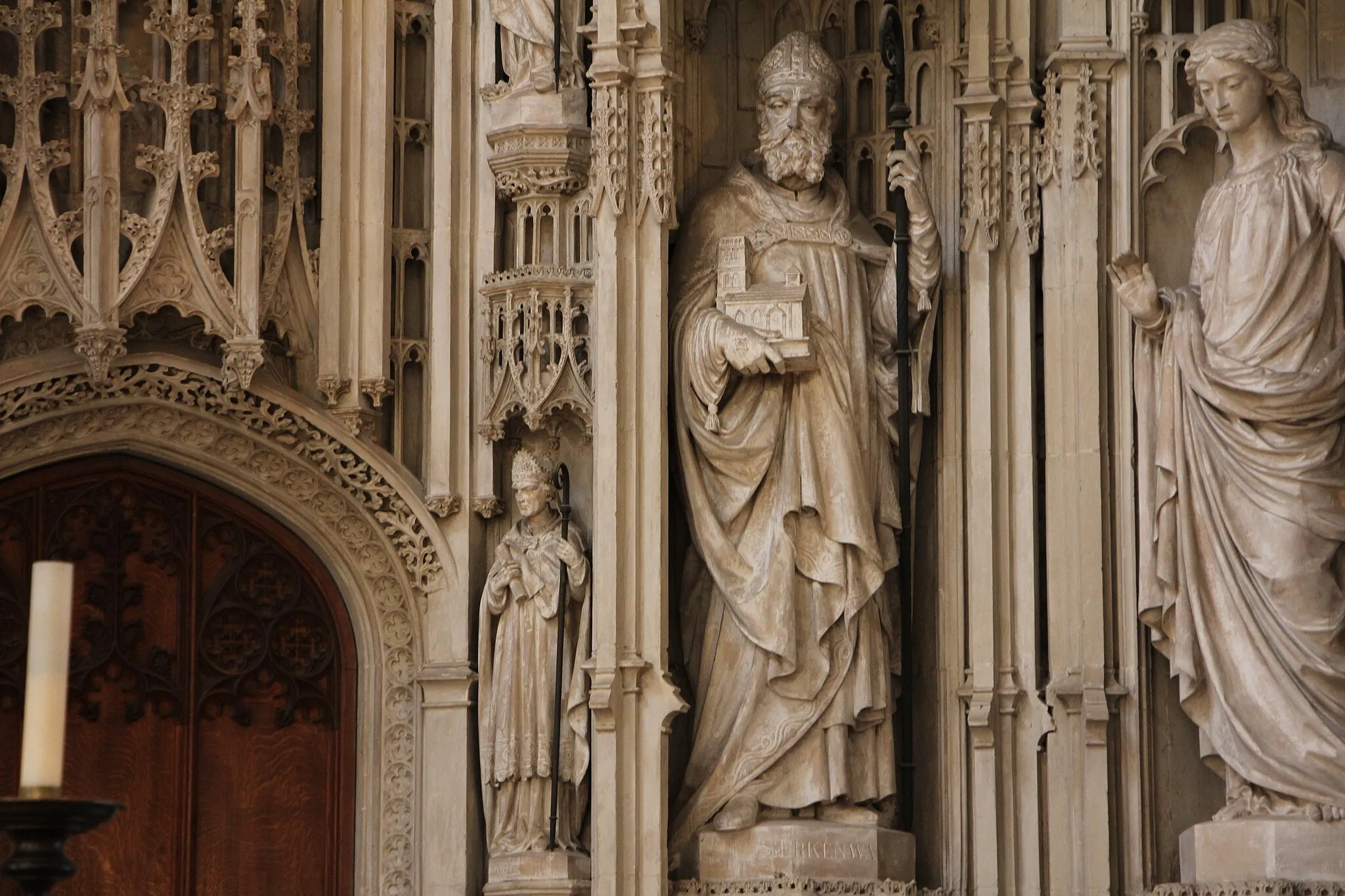 Photo showing: Saint Erkenwald

St Albans Cathedral